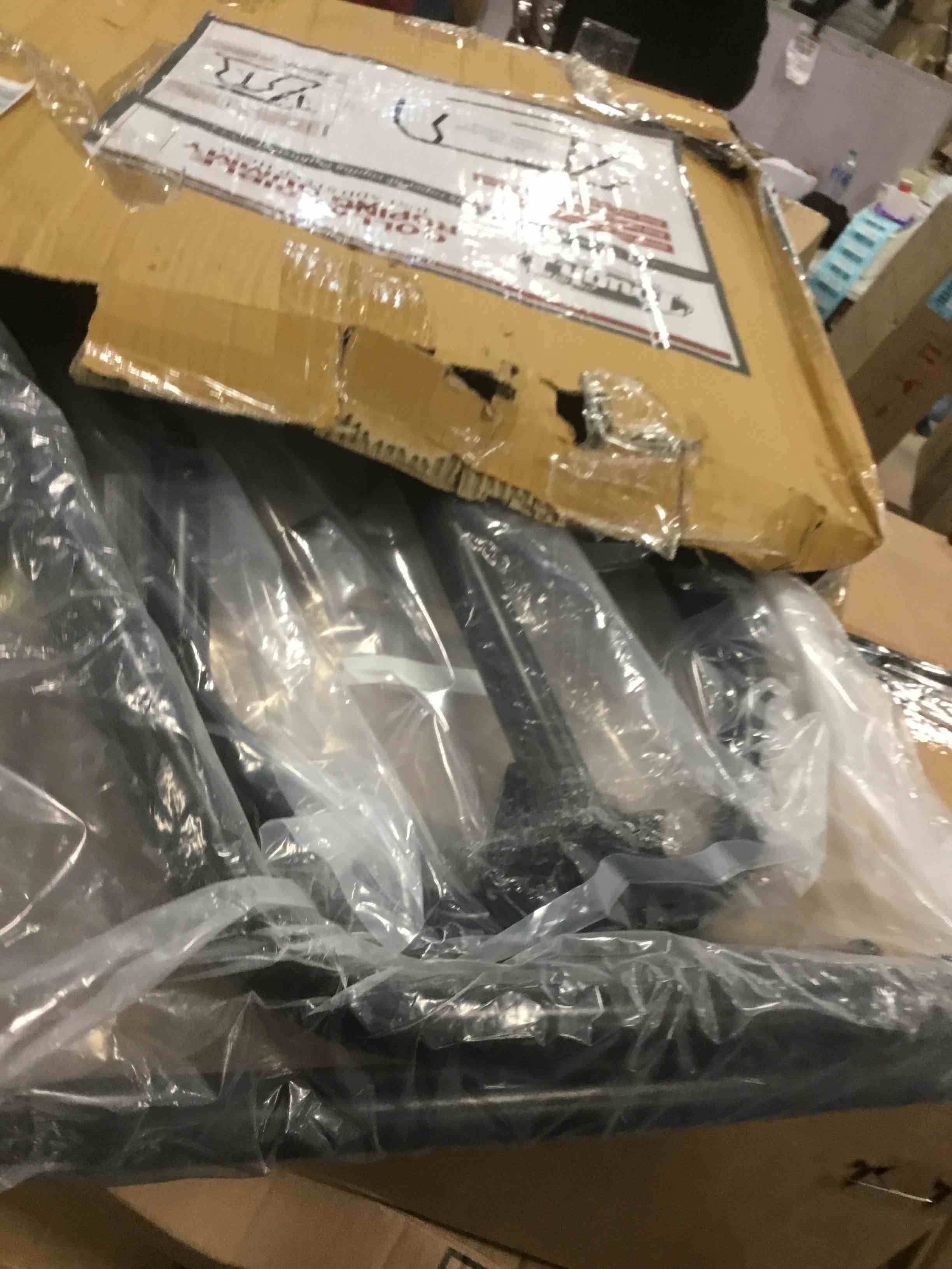 https://s3.amazonaws.com/lotting-images-prod/bidfta/BLU4946796_1705064984315.jpeg