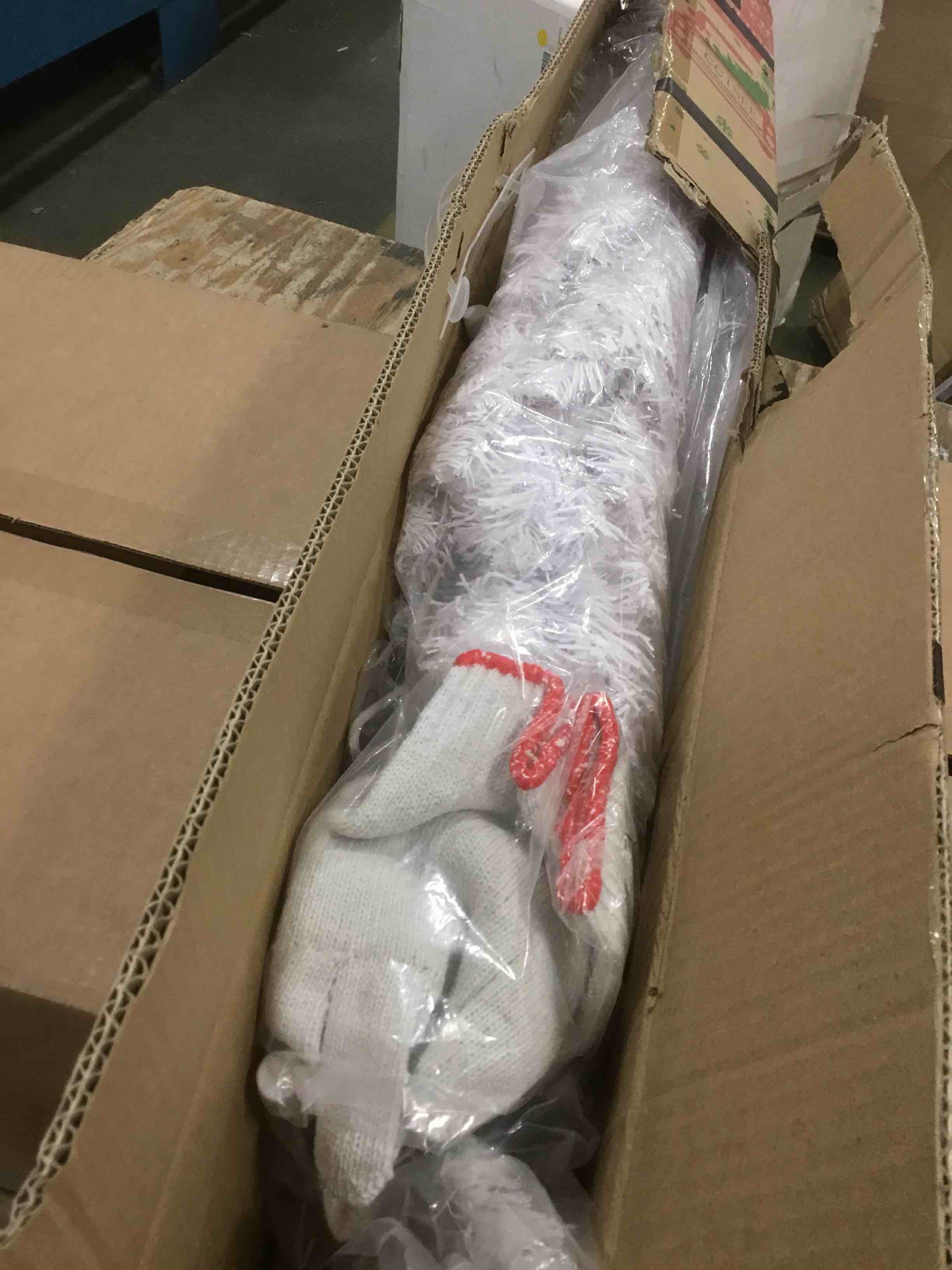 https://s3.amazonaws.com/lotting-images-prod/bidfta/BLU4946815_1705066762092.jpeg