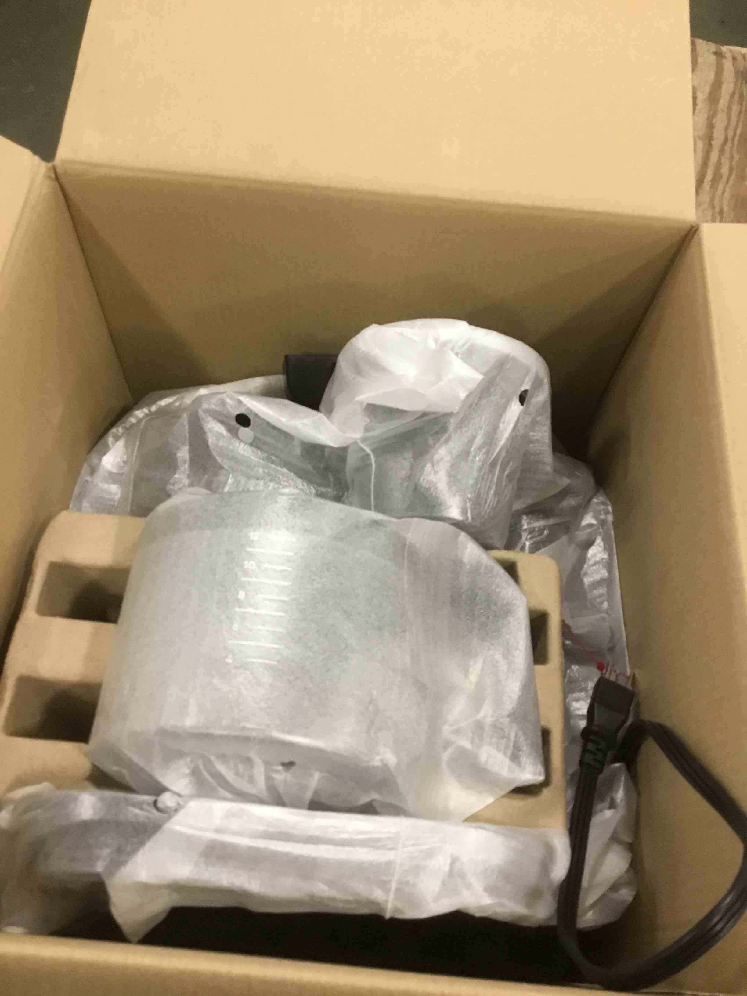 https://s3.amazonaws.com/lotting-images-prod/bidfta/BLU4946898_1705079445629.jpeg