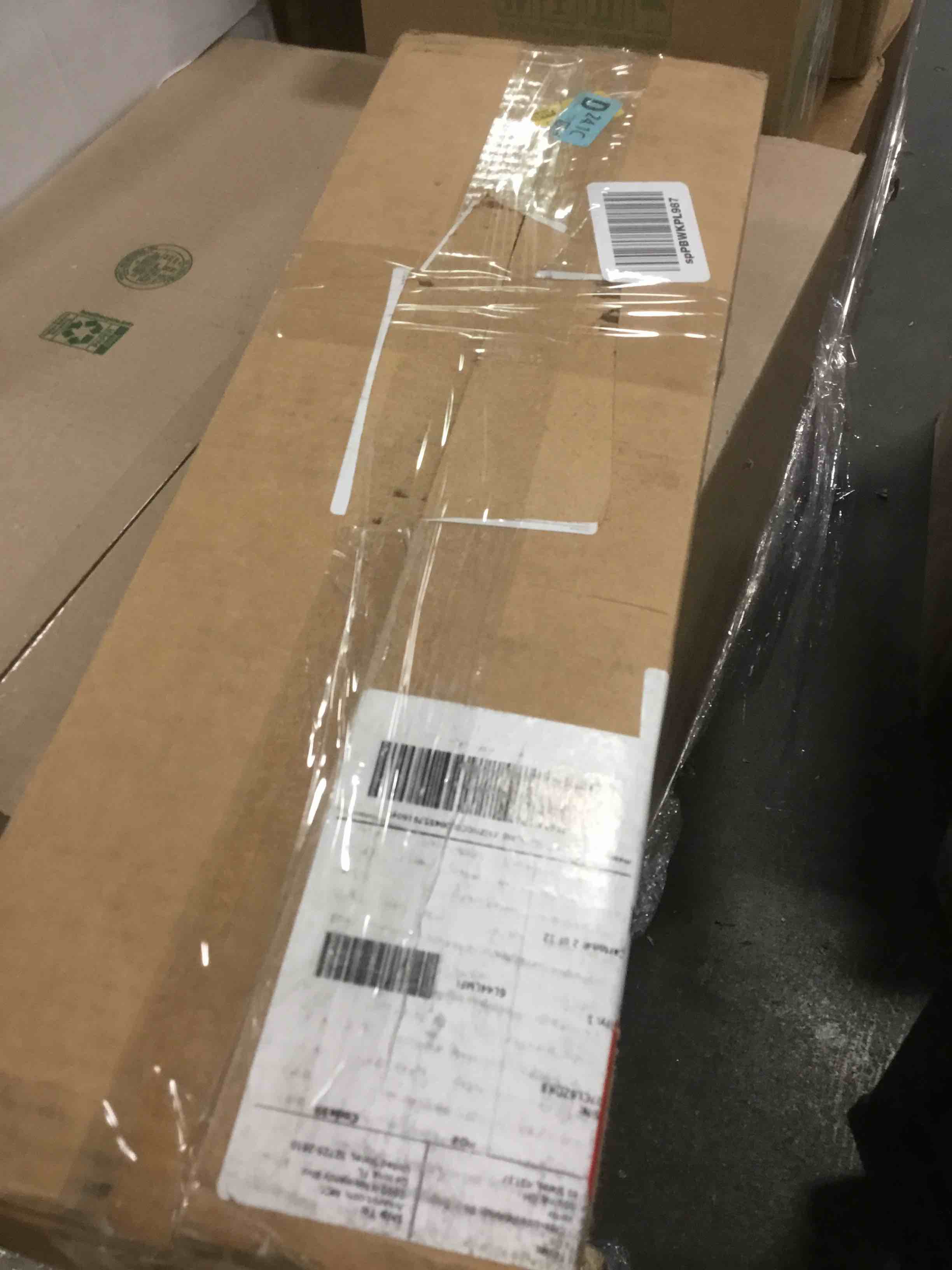 https://s3.amazonaws.com/lotting-images-prod/bidfta/BLU4947289_1705415815694.jpeg