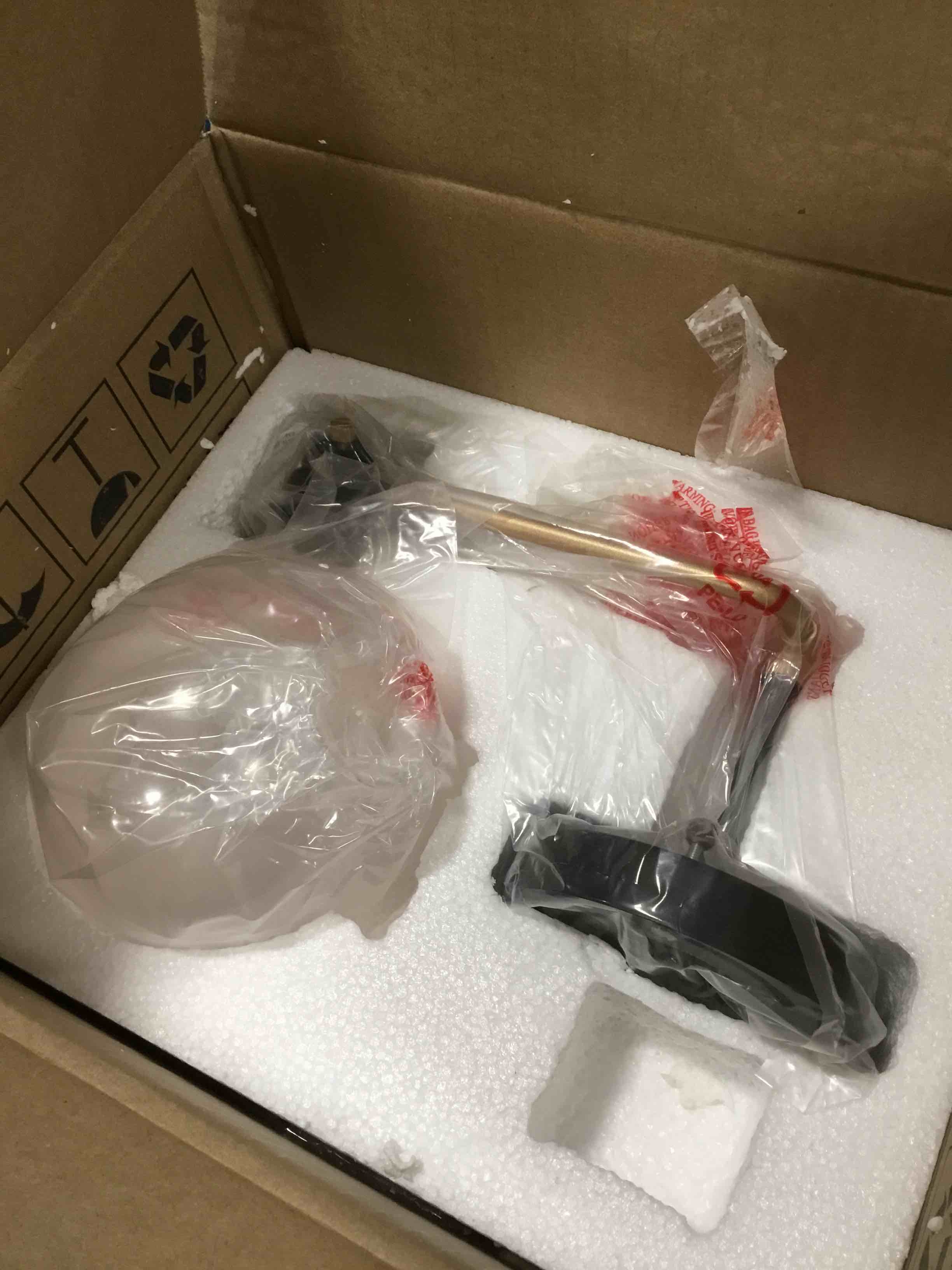 https://s3.amazonaws.com/lotting-images-prod/bidfta/BLU4947547_1704466216558.jpeg