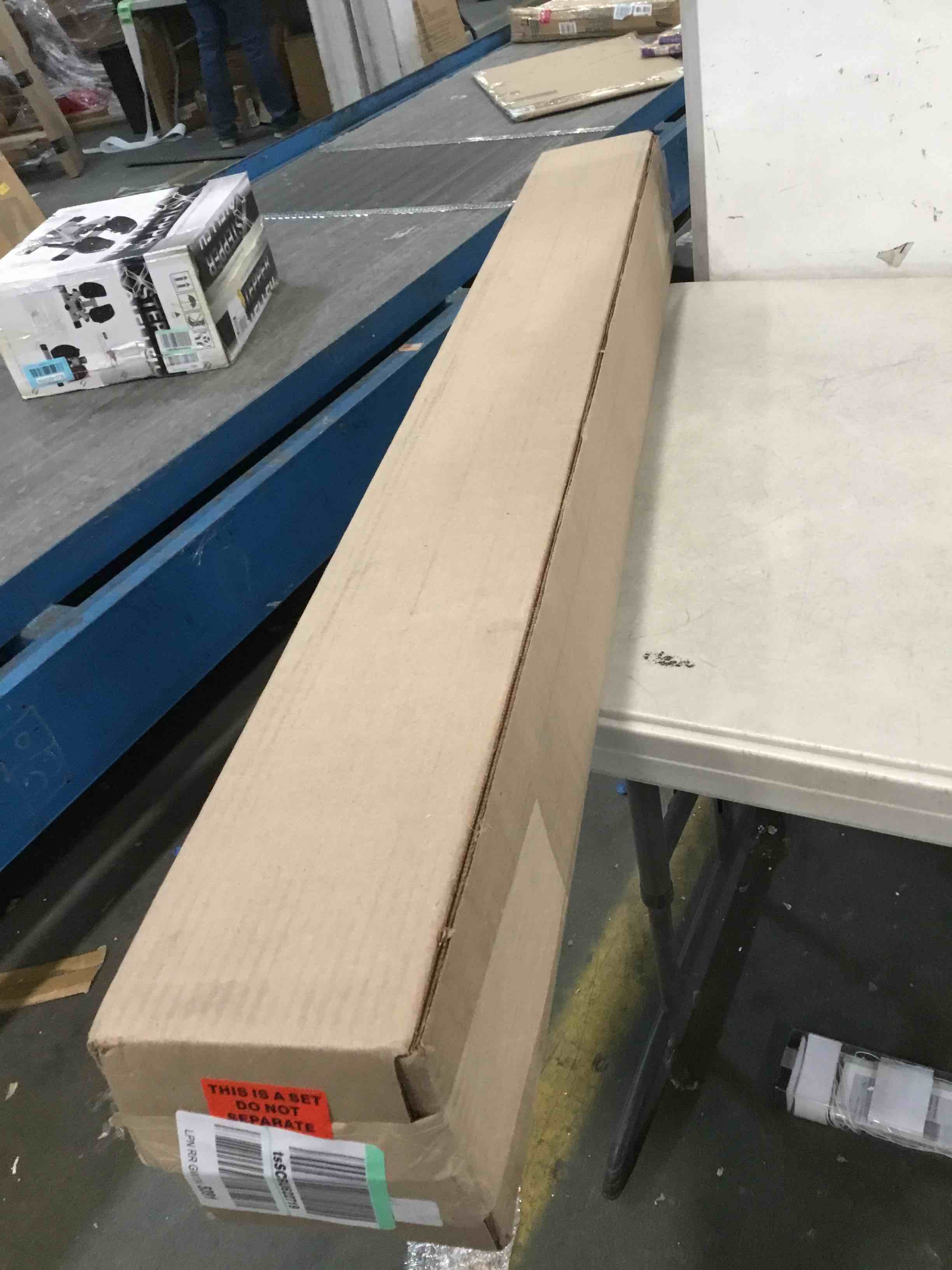 https://s3.amazonaws.com/lotting-images-prod/bidfta/BLU4947569_1704469963476.jpeg
