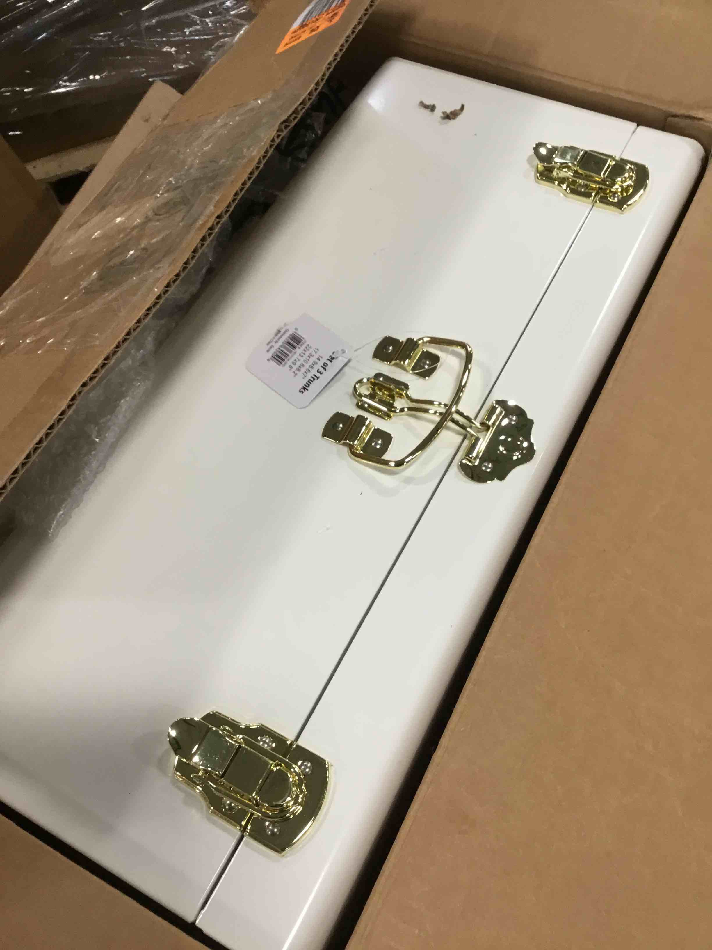 https://s3.amazonaws.com/lotting-images-prod/bidfta/BLU4947612_1704474339511.jpeg