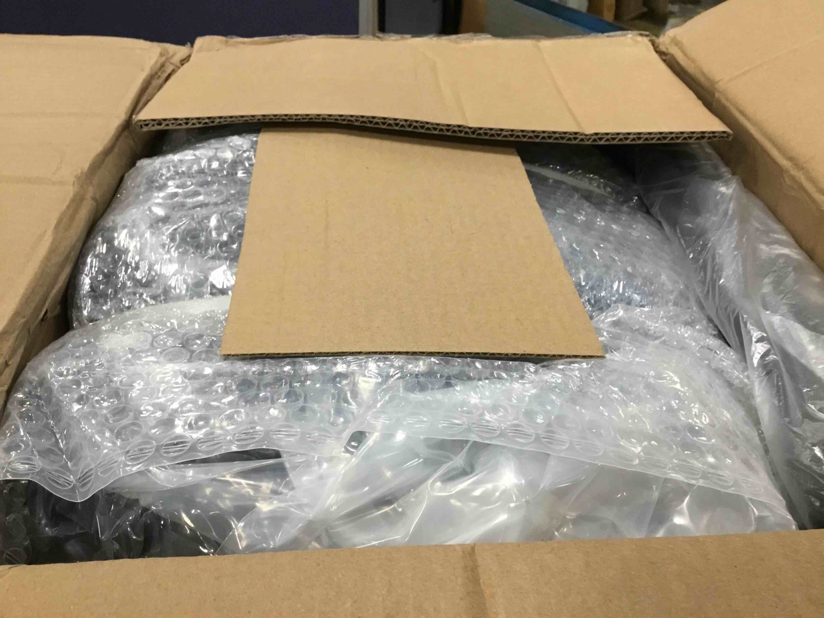 https://s3.amazonaws.com/lotting-images-prod/bidfta/BLU4947966_1704893200450.jpeg
