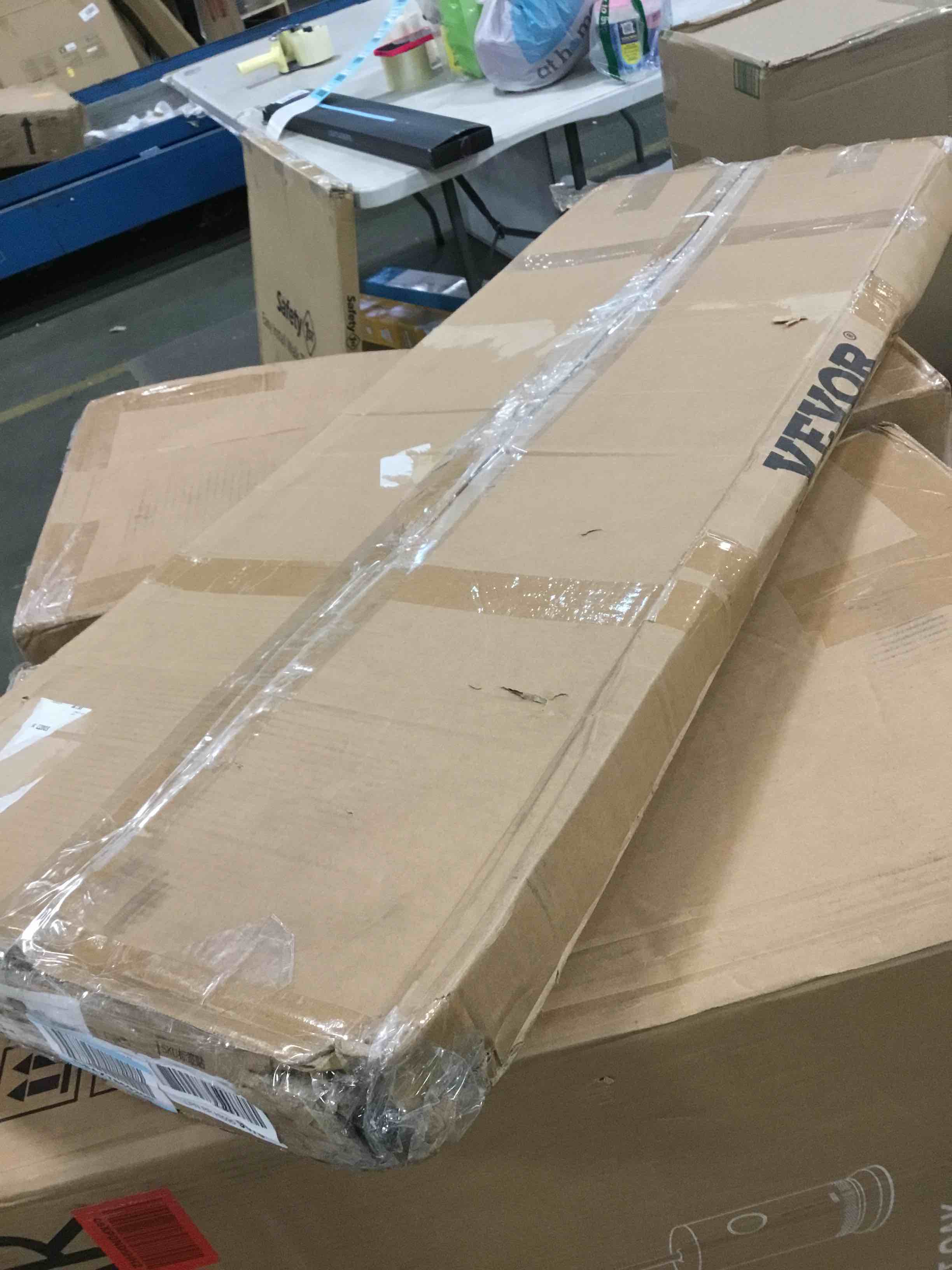 https://s3.amazonaws.com/lotting-images-prod/bidfta/BLU4948199_1704981135670.jpeg
