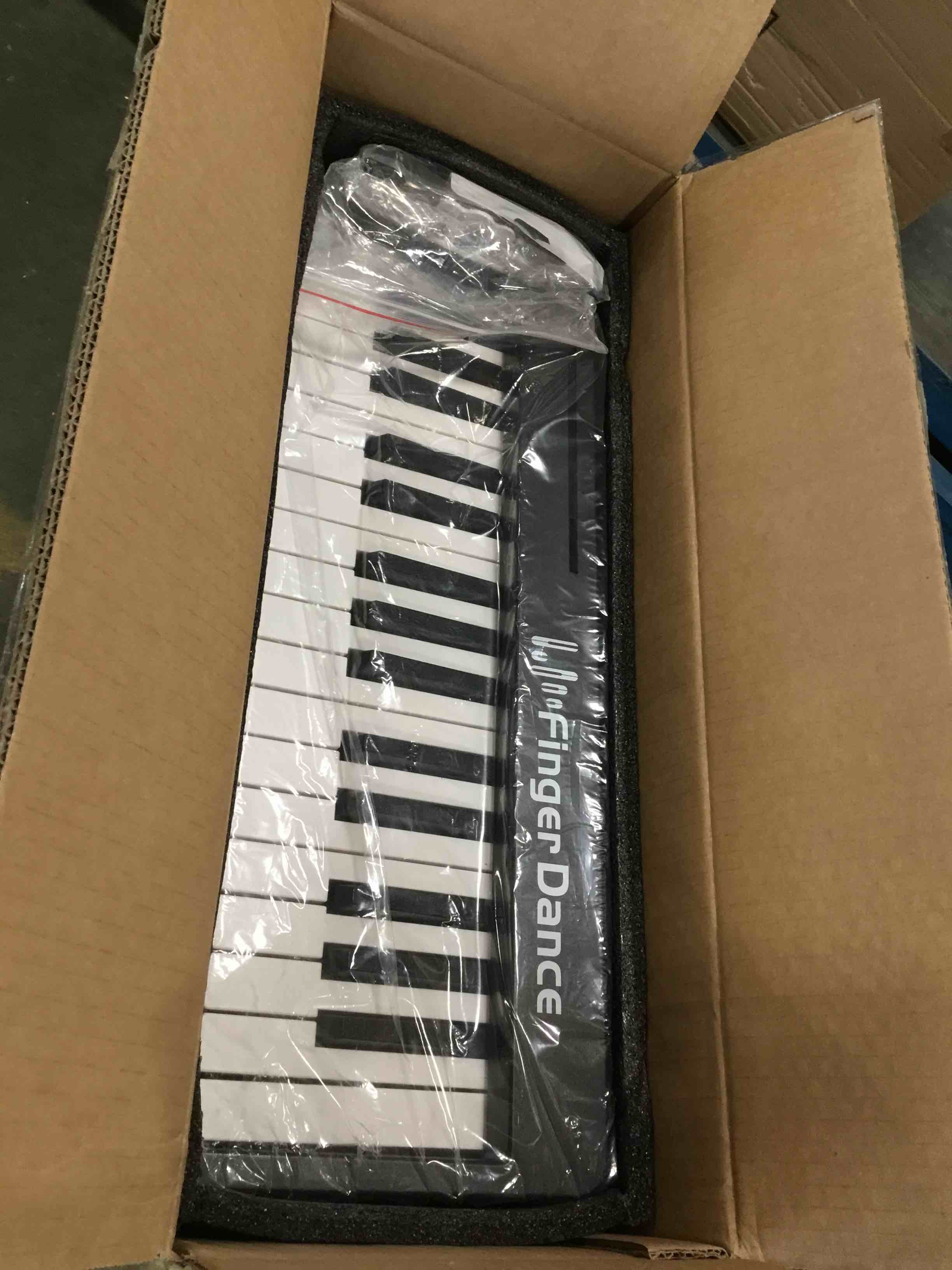 https://s3.amazonaws.com/lotting-images-prod/bidfta/BLU4948336_1705001857453.jpeg