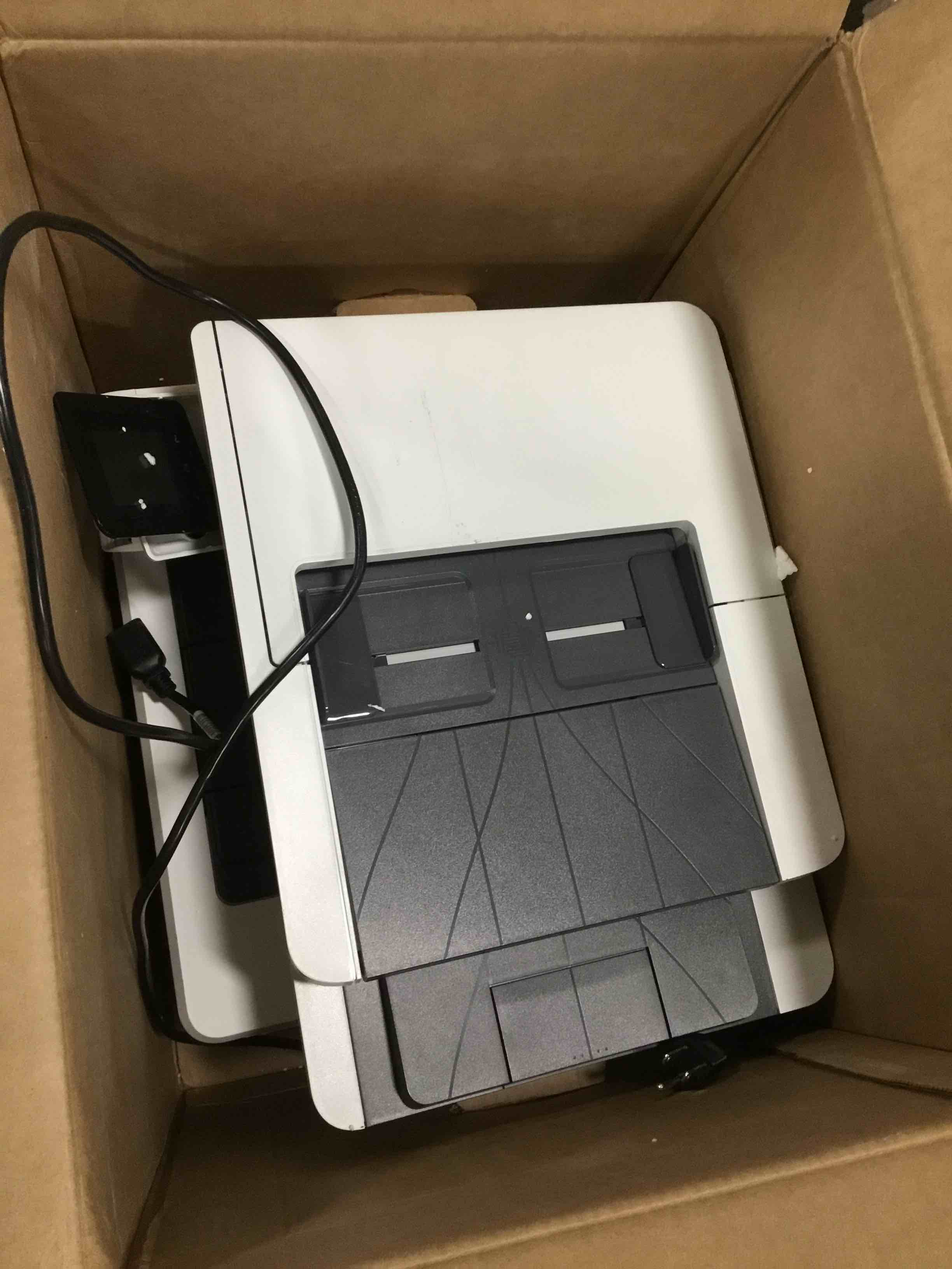 https://s3.amazonaws.com/lotting-images-prod/bidfta/BLU4948476_1705079186192.jpeg