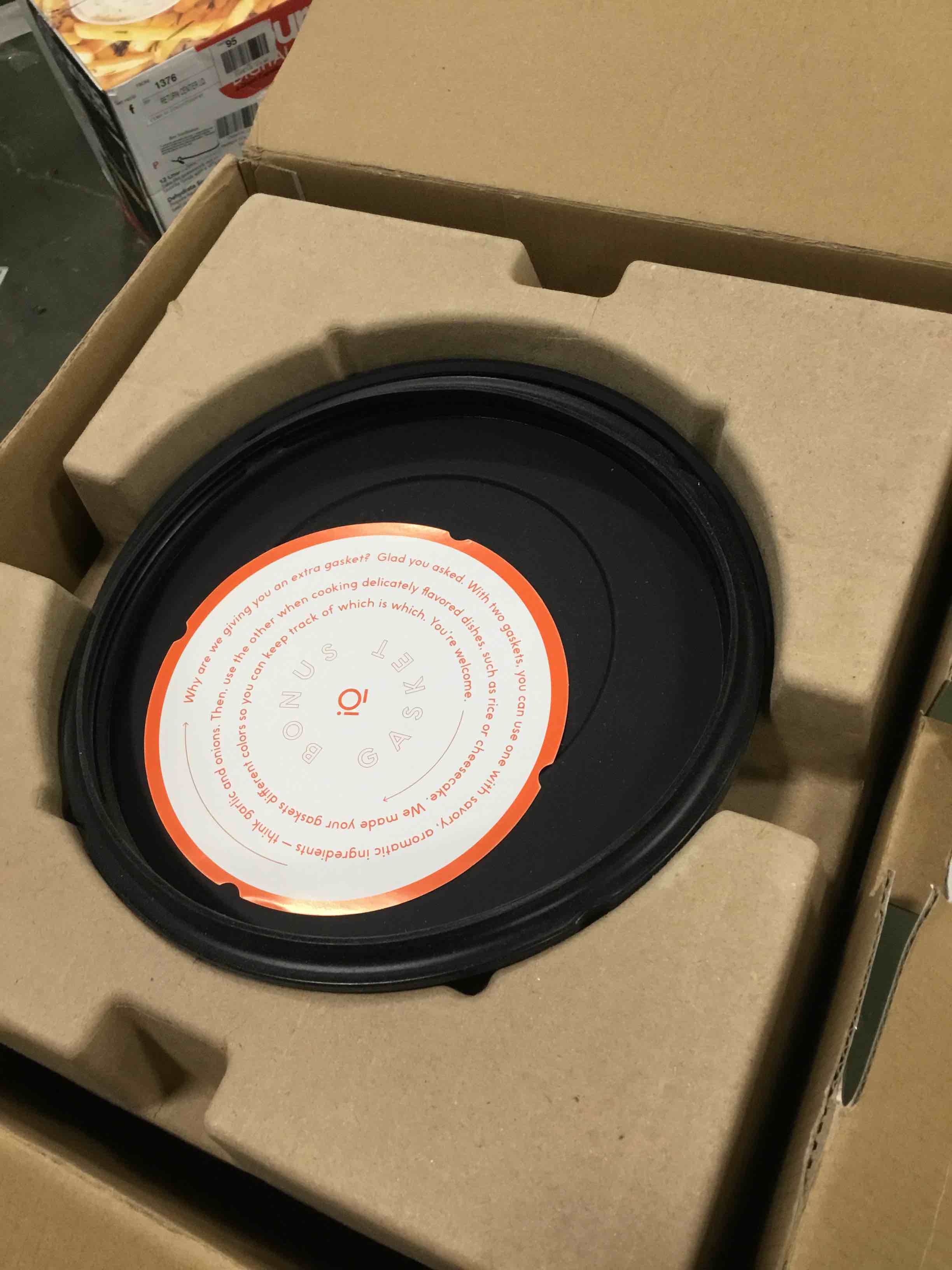 https://s3.amazonaws.com/lotting-images-prod/bidfta/BLU4948495_1705084169706.jpeg