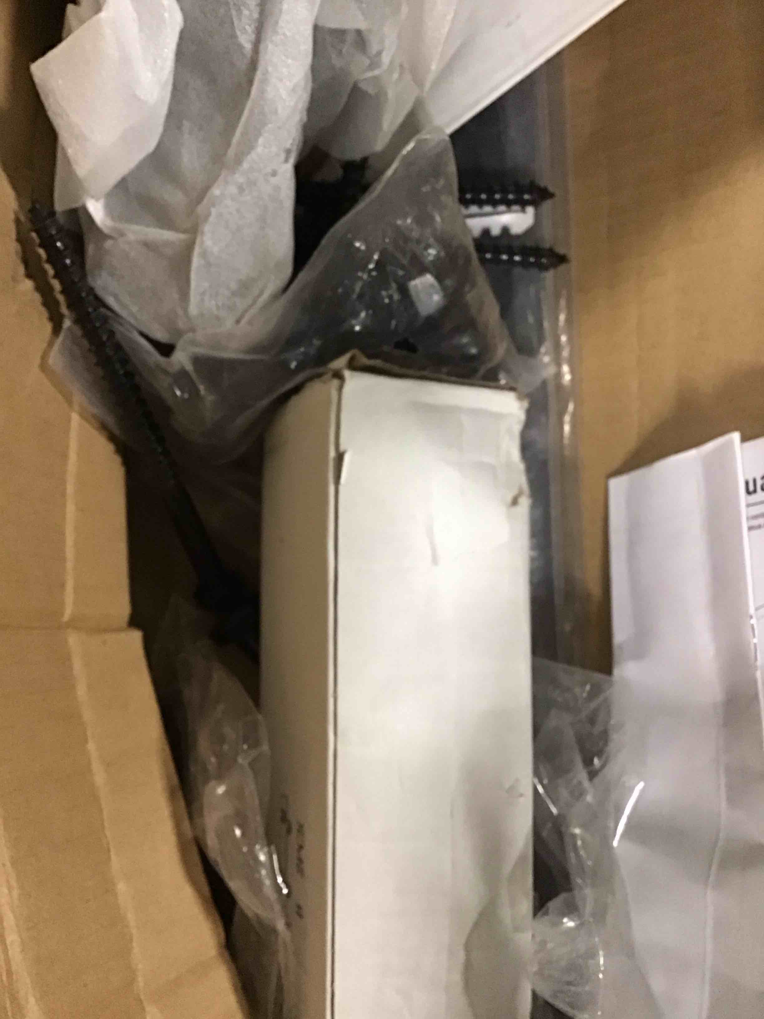 https://s3.amazonaws.com/lotting-images-prod/bidfta/BLU4948596_1705322594838.jpeg