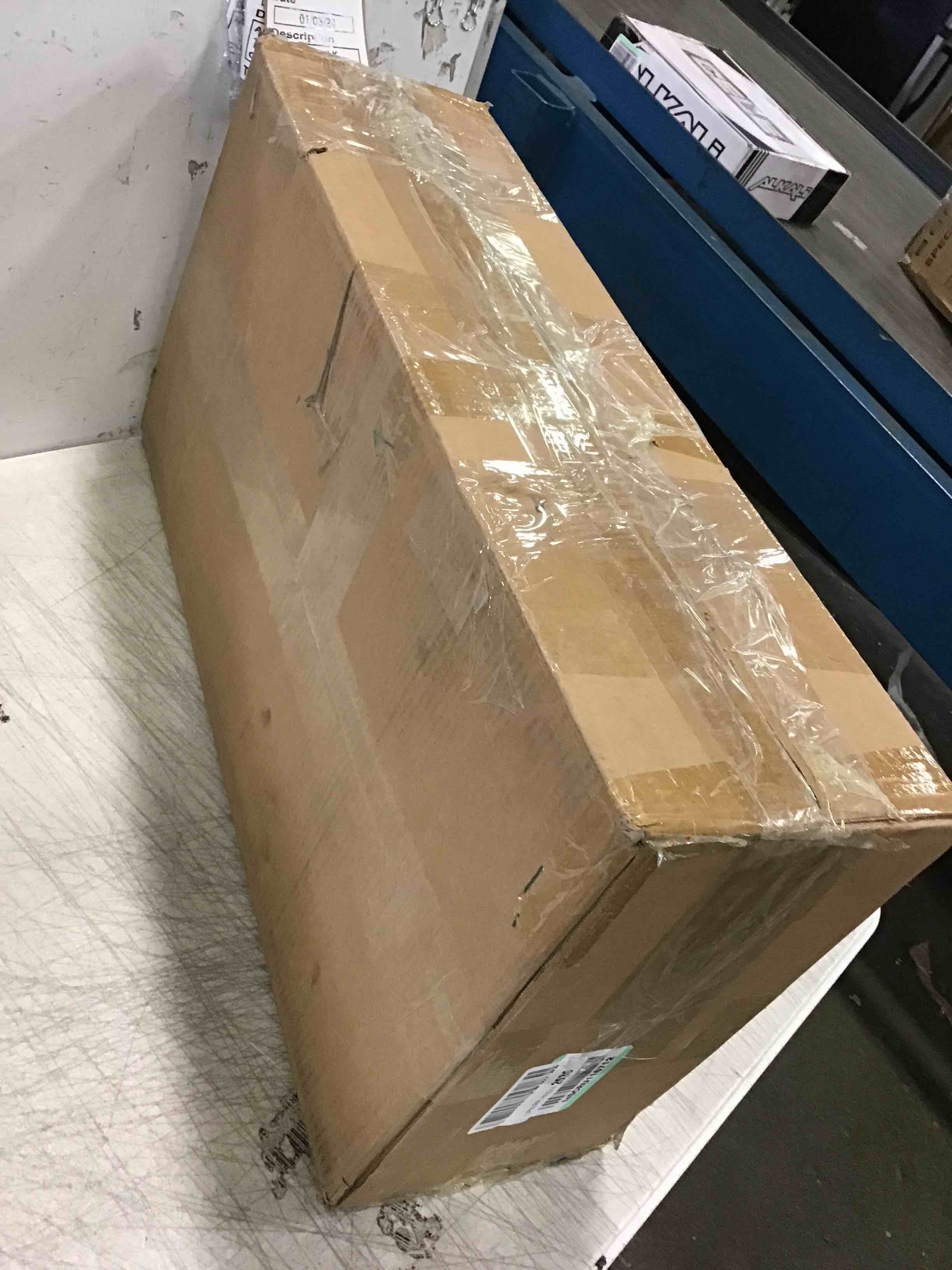 https://s3.amazonaws.com/lotting-images-prod/bidfta/BLU4949094_1704478914687.jpeg