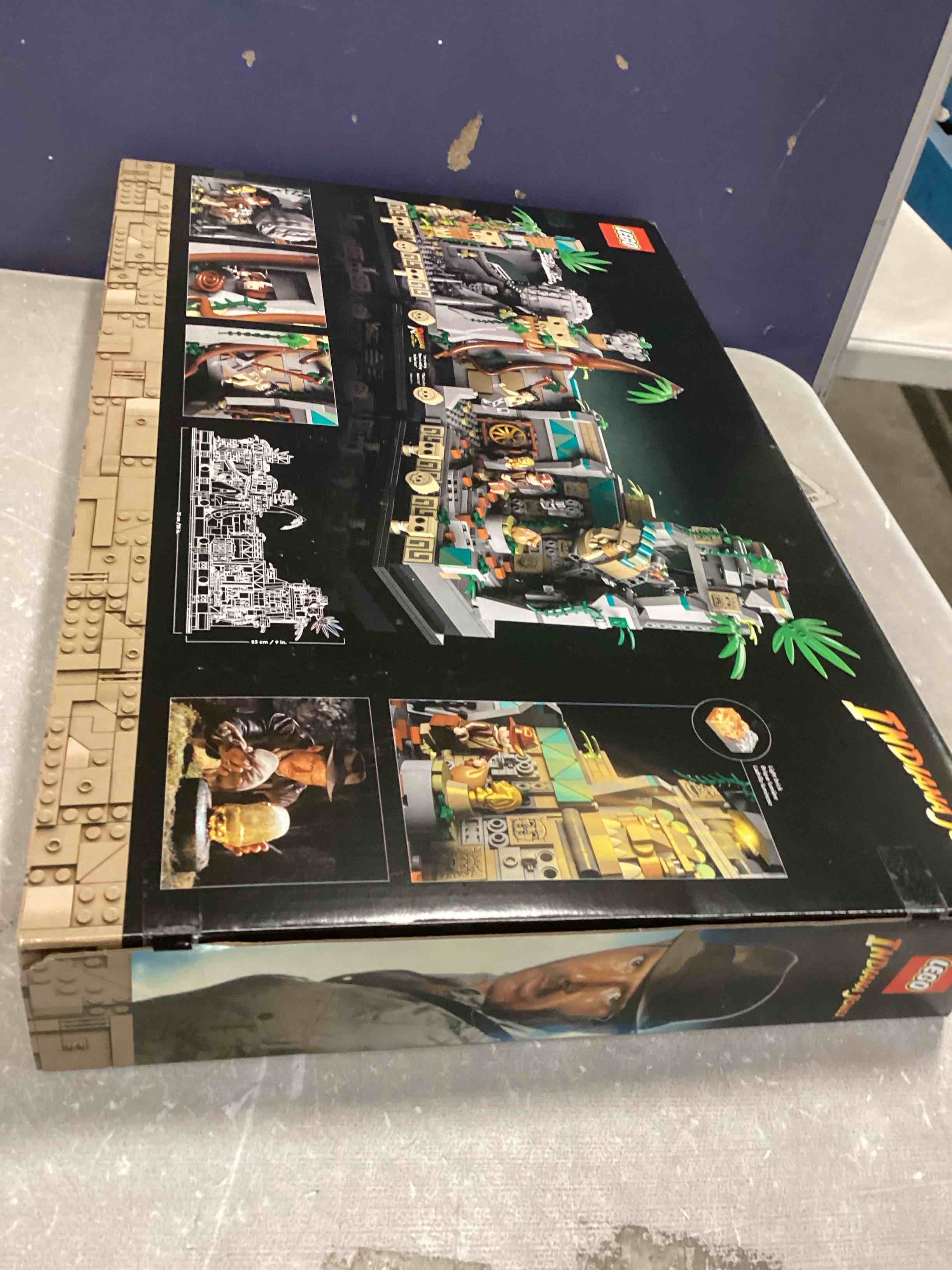 https://s3.amazonaws.com/lotting-images-prod/bidfta/BLU4949263_1704558163284.jpeg