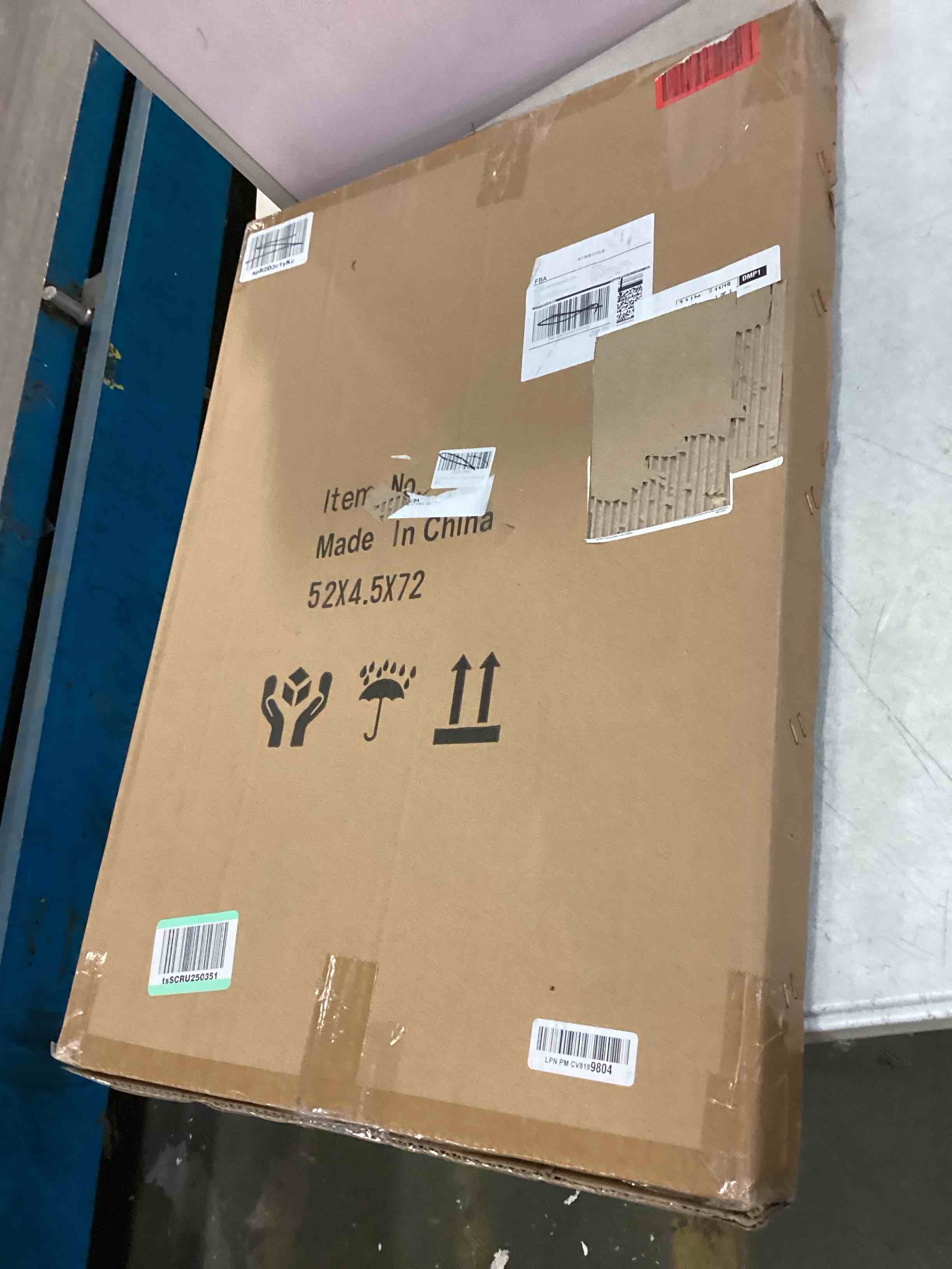 https://s3.amazonaws.com/lotting-images-prod/bidfta/BLU4949411_1704816203353.jpeg