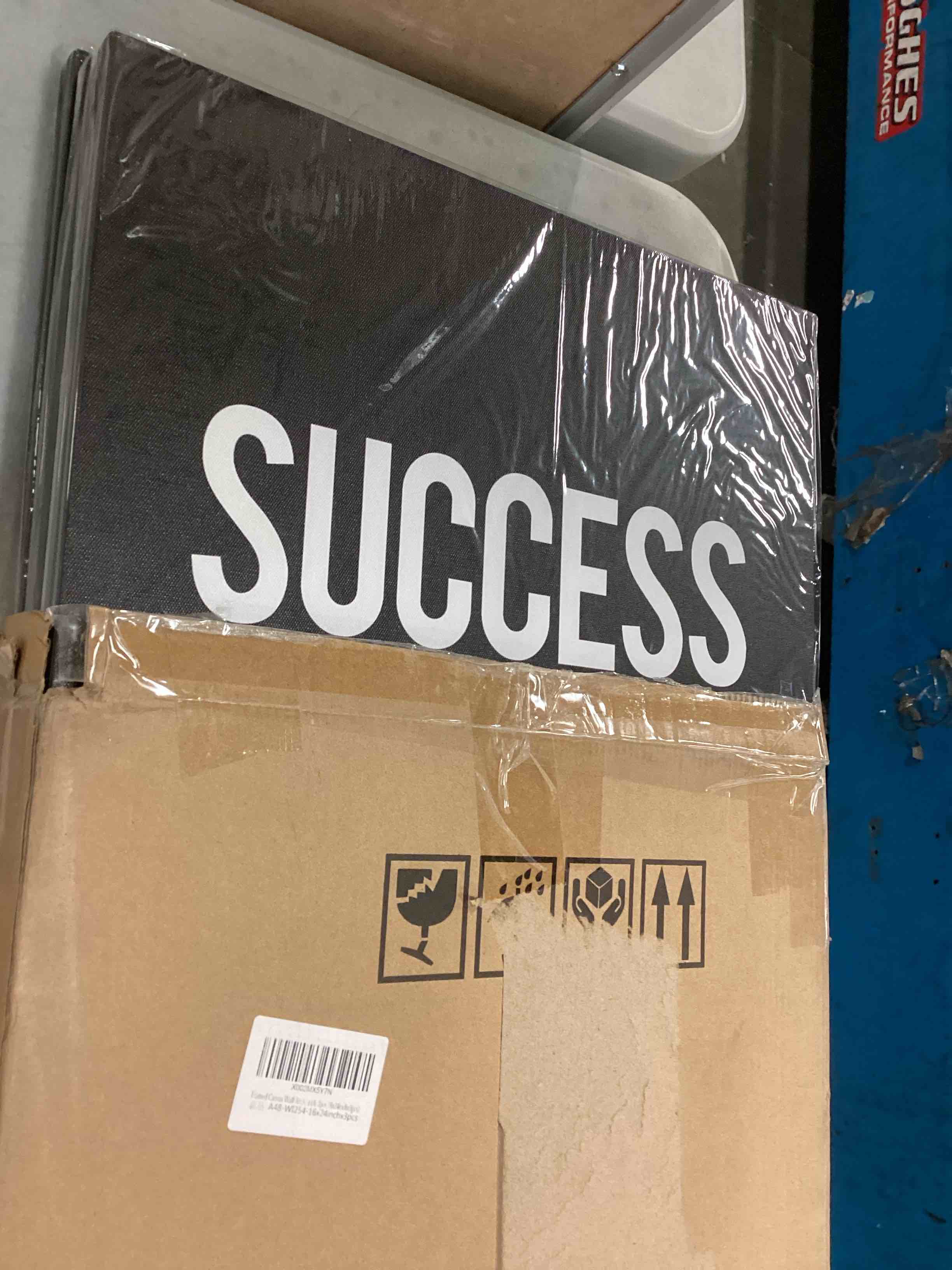 https://s3.amazonaws.com/lotting-images-prod/bidfta/BLU4949543_1704892991108.jpeg