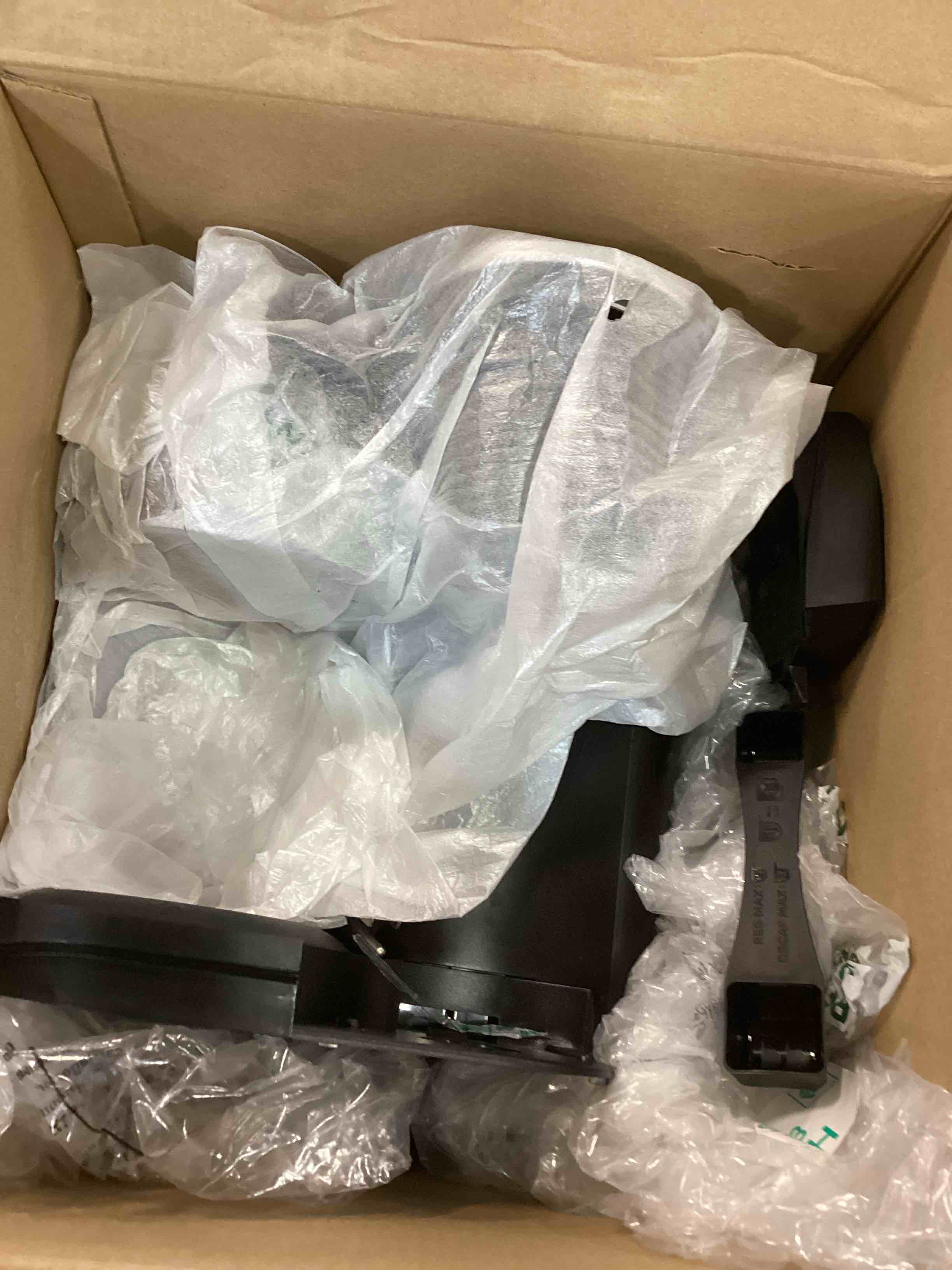 https://s3.amazonaws.com/lotting-images-prod/bidfta/BLU4949612_1704903877578.jpeg