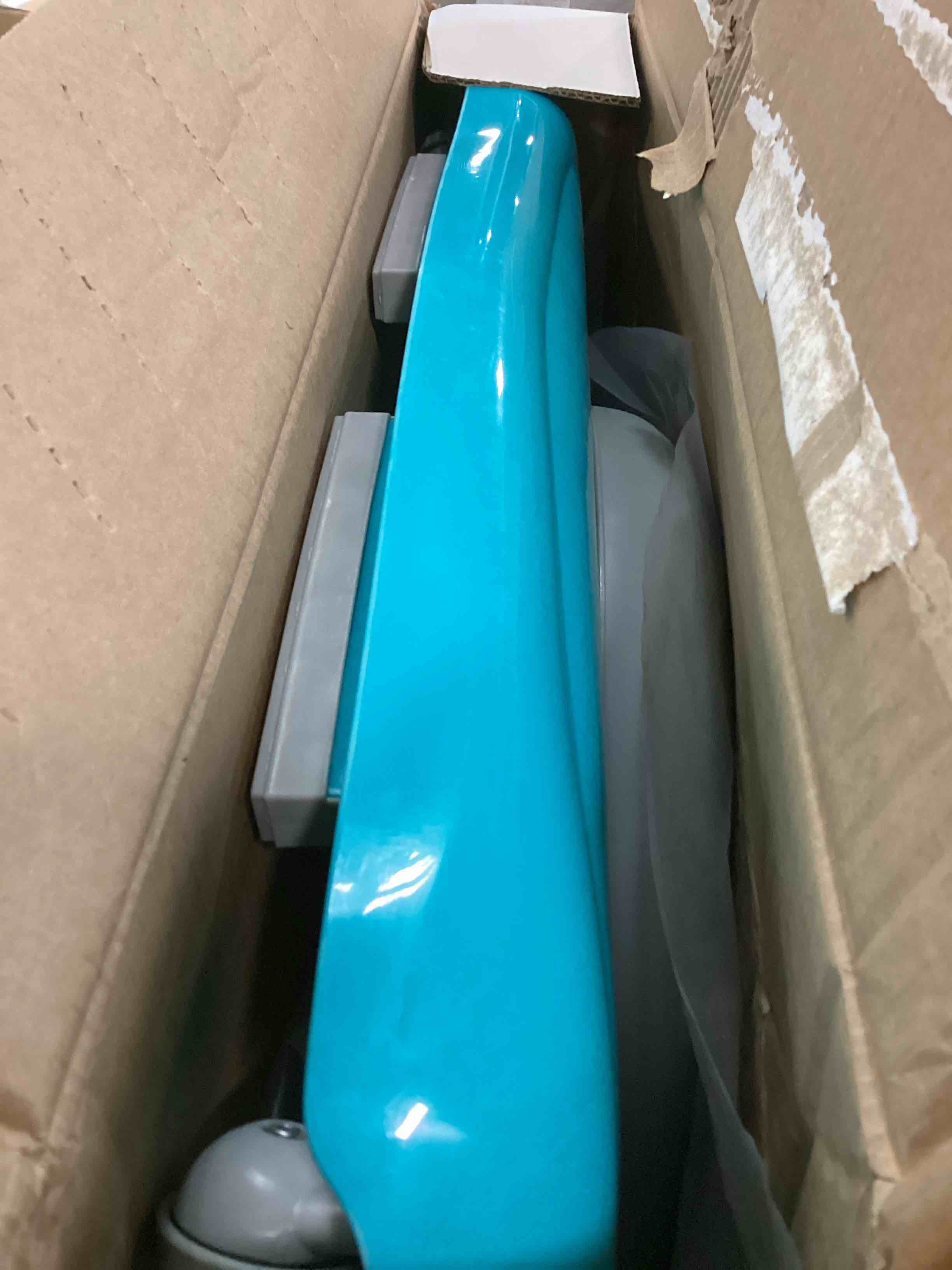 https://s3.amazonaws.com/lotting-images-prod/bidfta/BLU4949768_1704978111343.jpeg
