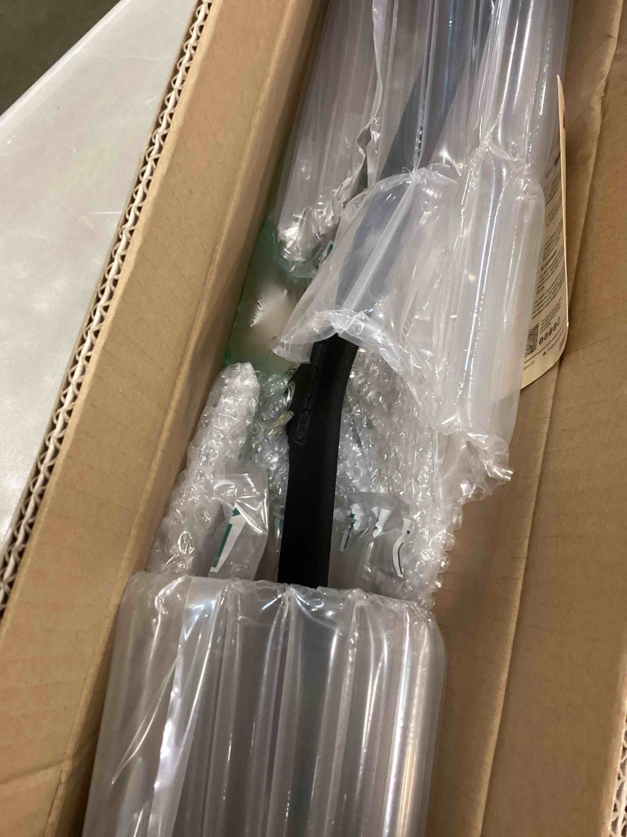 https://s3.amazonaws.com/lotting-images-prod/bidfta/BLU4949991_1705149228243.jpeg