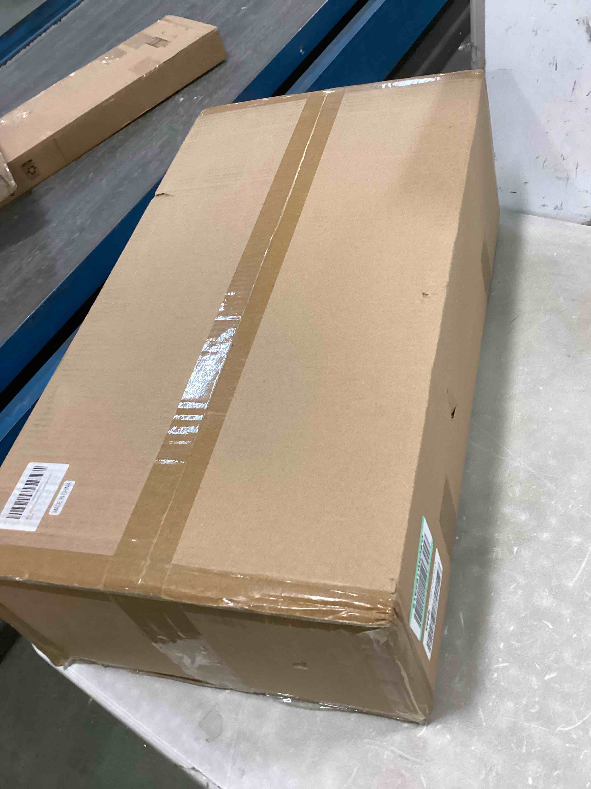 https://s3.amazonaws.com/lotting-images-prod/bidfta/BLU4949994_1705149387281.jpeg