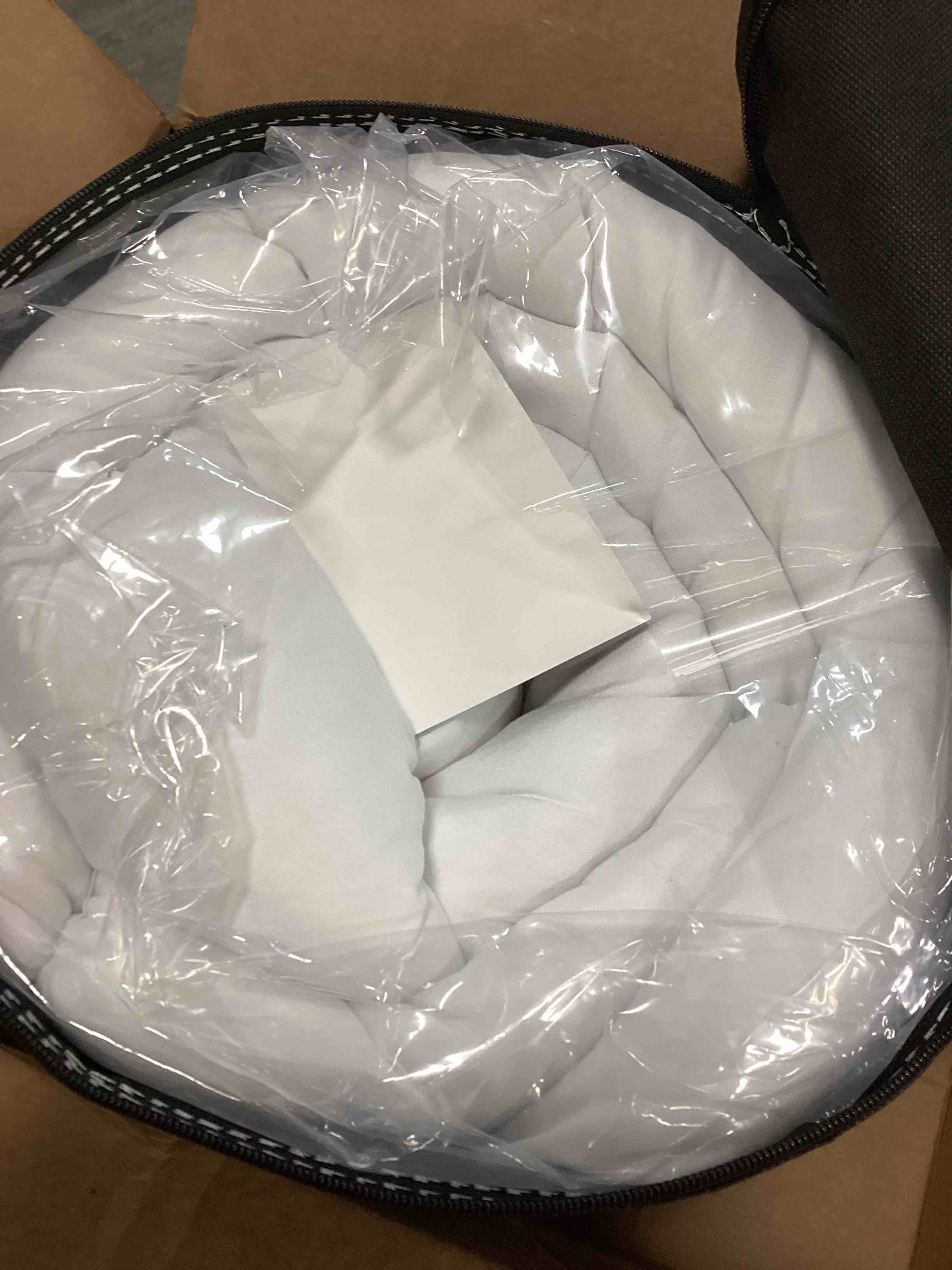 https://s3.amazonaws.com/lotting-images-prod/bidfta/BLU4950011_1705150845178.jpeg