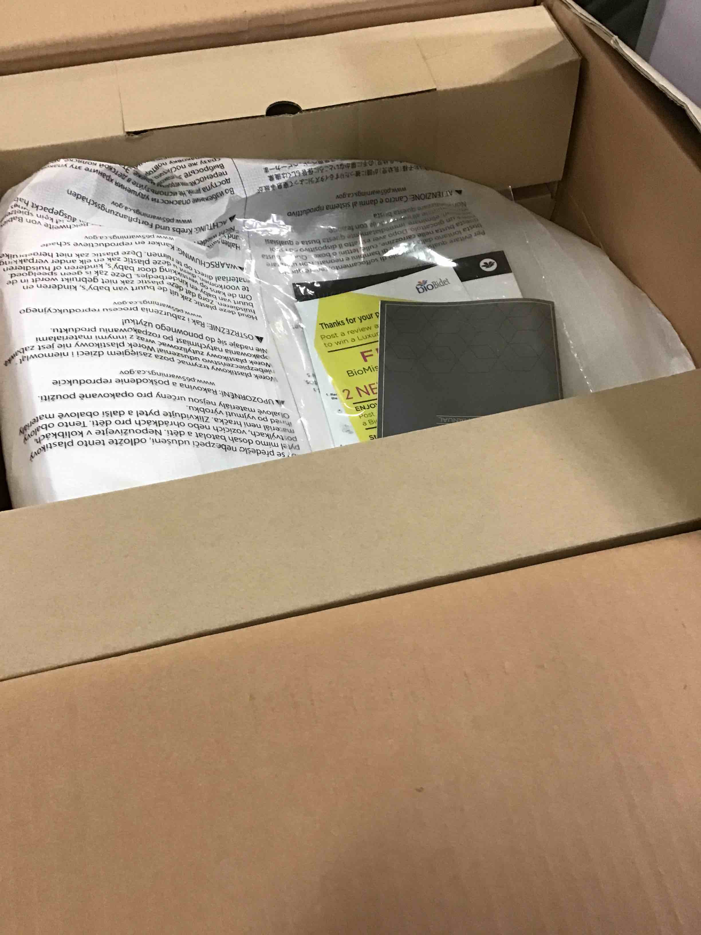 https://s3.amazonaws.com/lotting-images-prod/bidfta/BLU4950465_1704387762166.jpeg