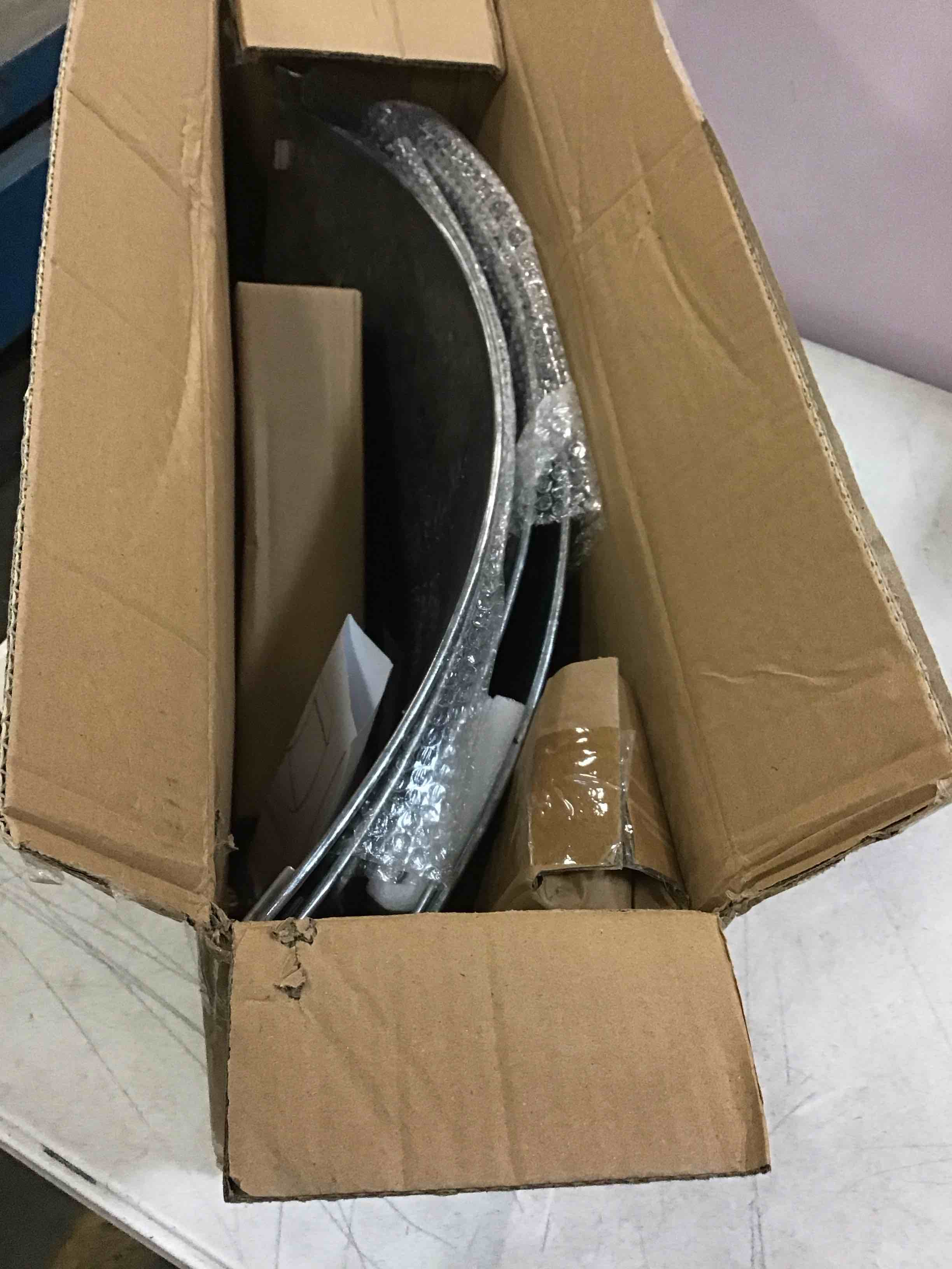 https://s3.amazonaws.com/lotting-images-prod/bidfta/BLU4950539_1704402306938.jpeg