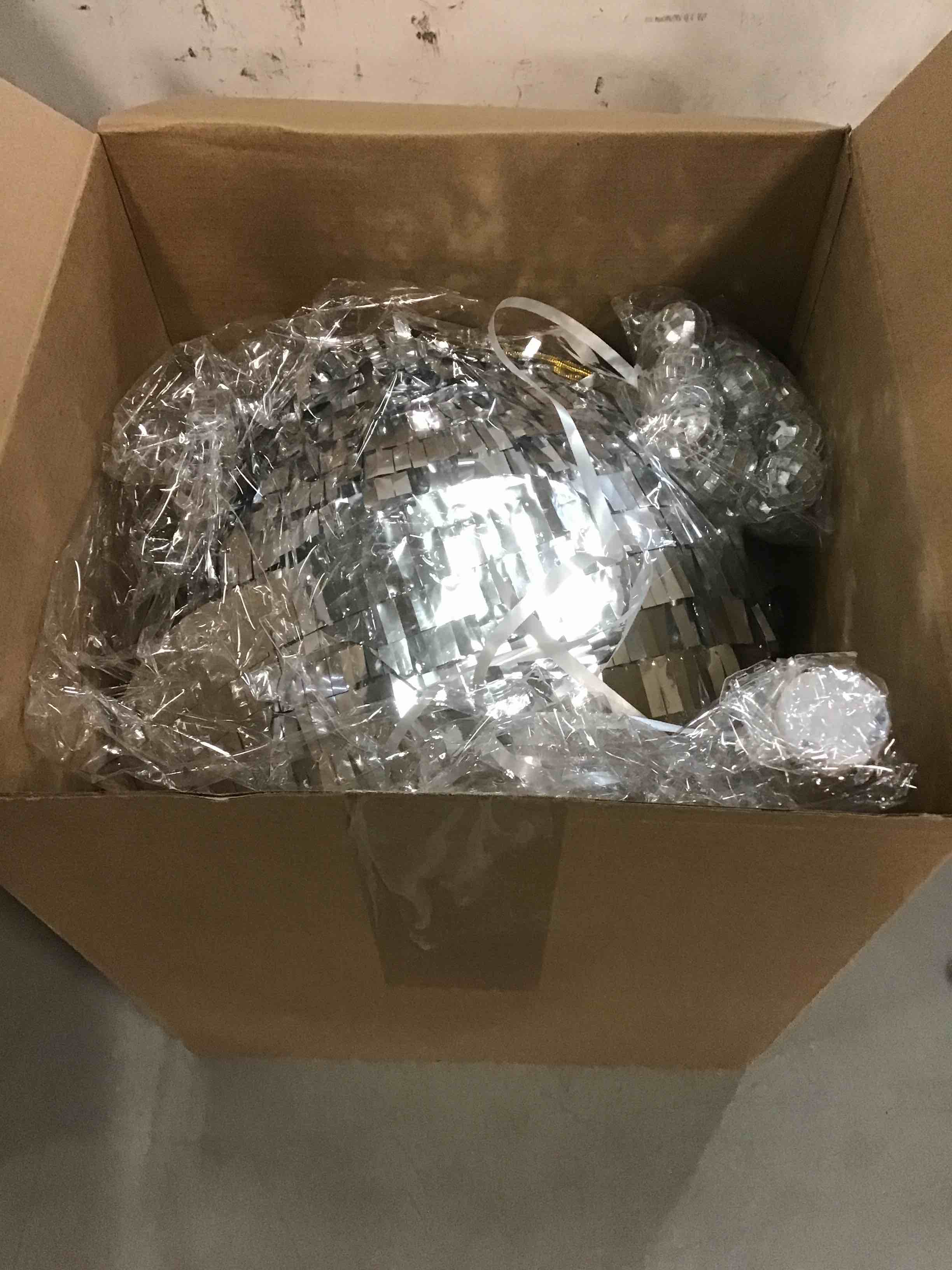 https://s3.amazonaws.com/lotting-images-prod/bidfta/BLU4950556_1704457341454.jpeg