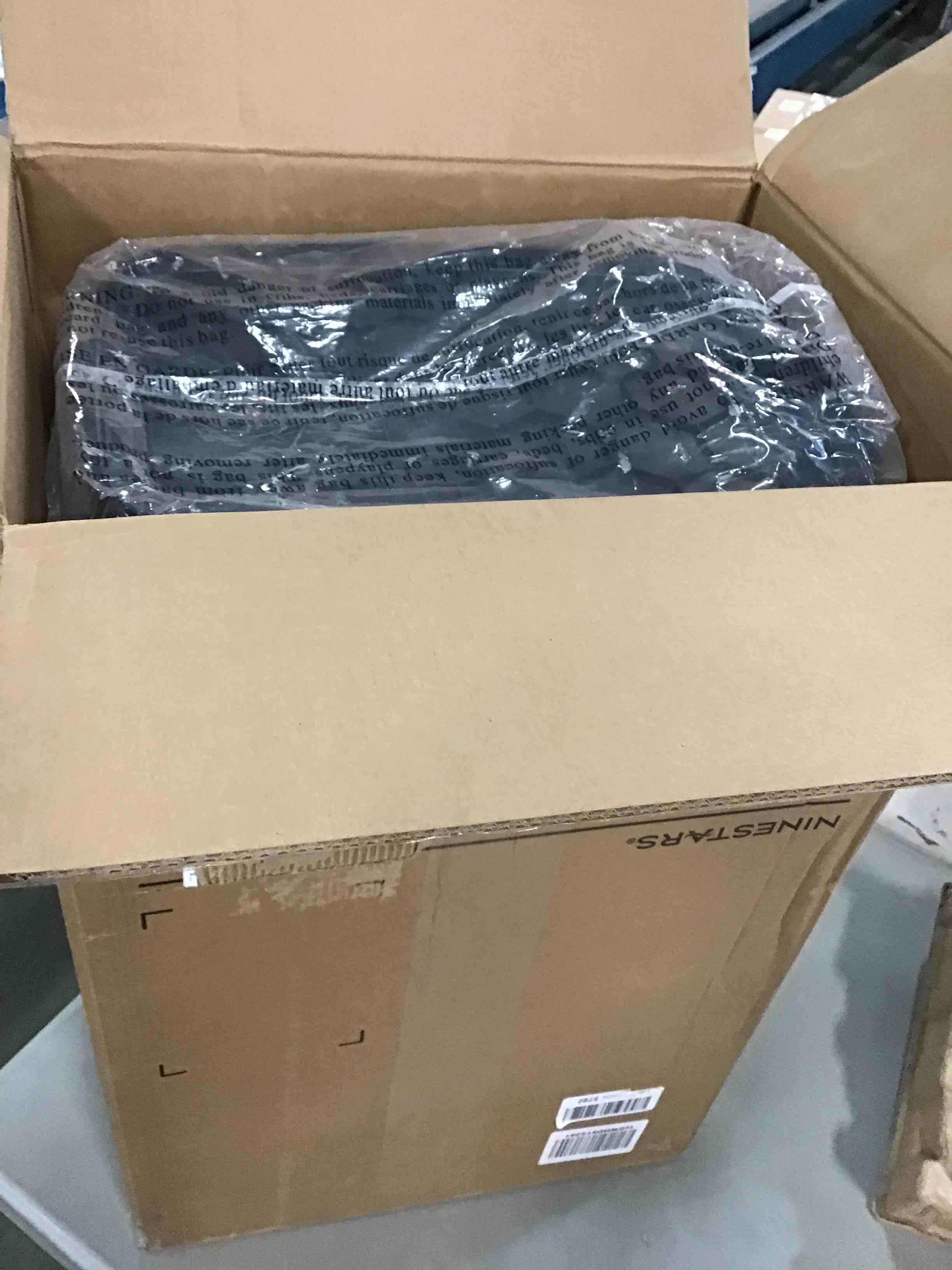 https://s3.amazonaws.com/lotting-images-prod/bidfta/BLU4950615_1704463864284.jpeg