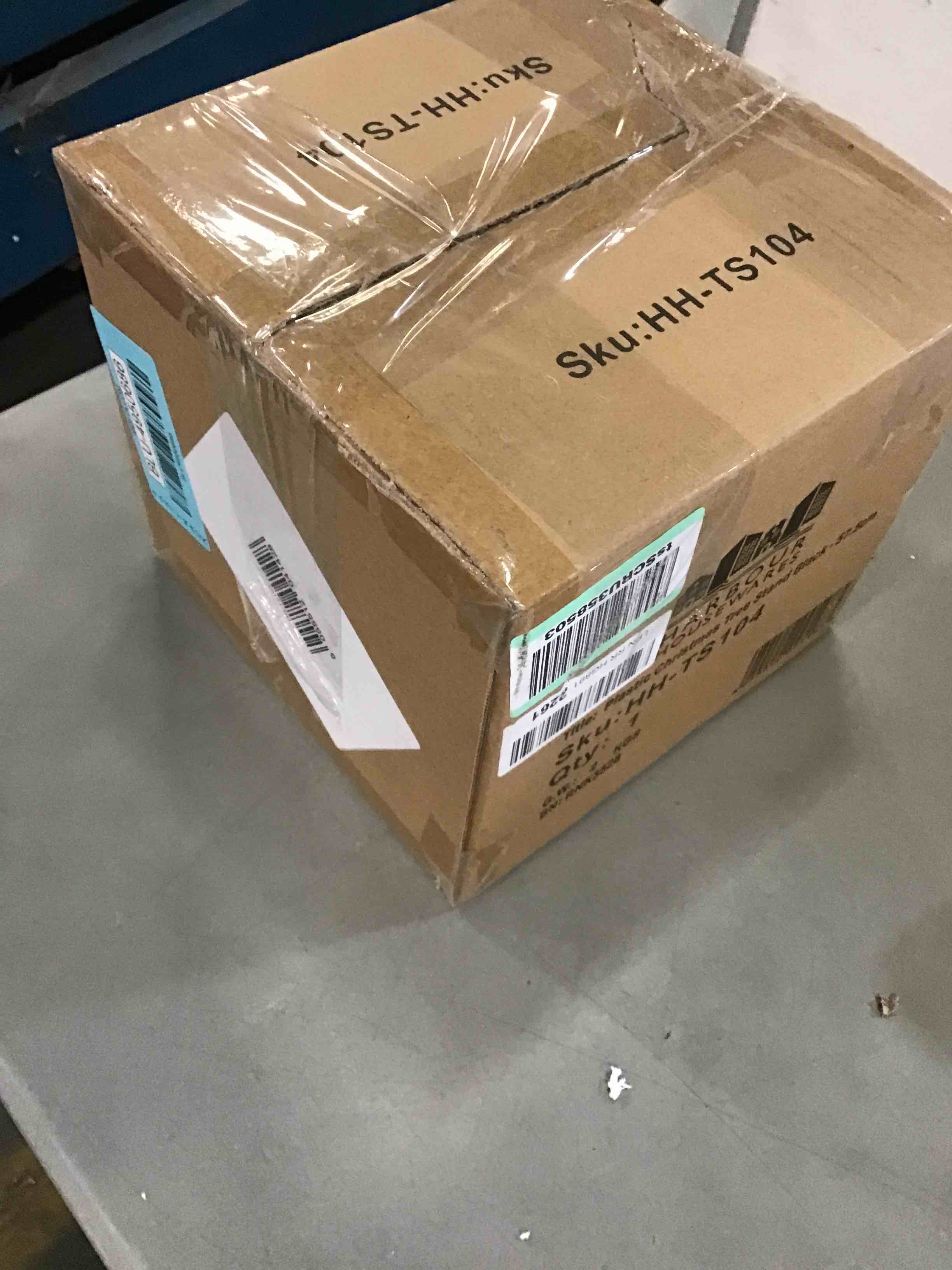 https://s3.amazonaws.com/lotting-images-prod/bidfta/BLU4950686_1704472827117.jpeg