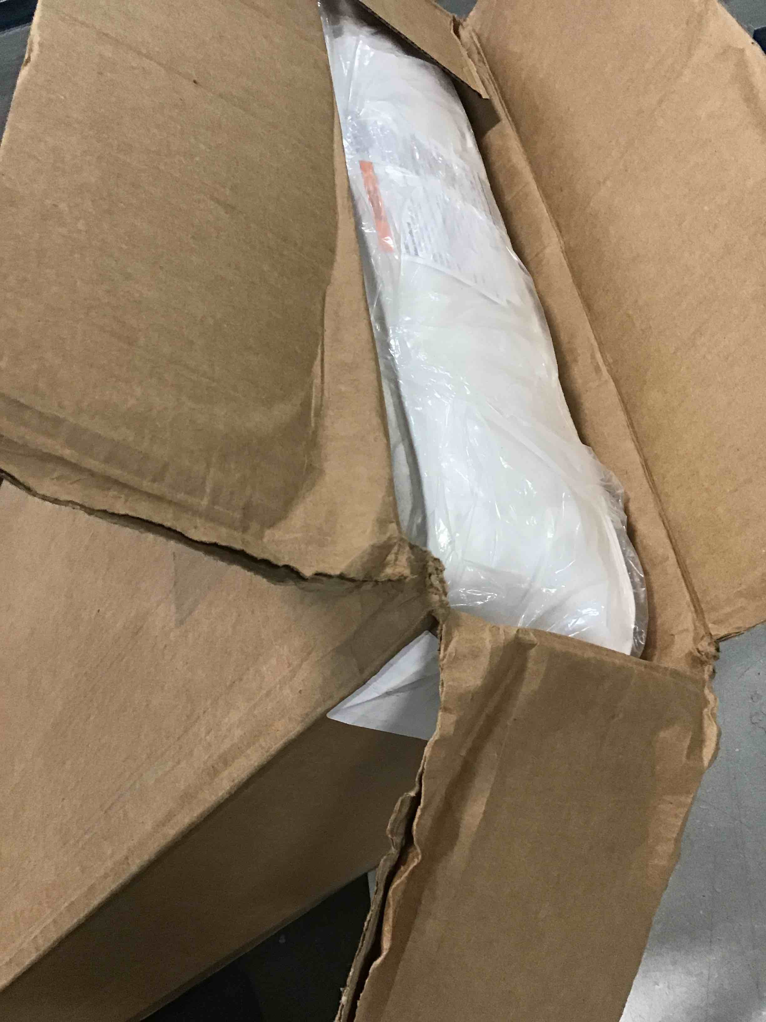 https://s3.amazonaws.com/lotting-images-prod/bidfta/BLU4951090_1704808869746.jpeg