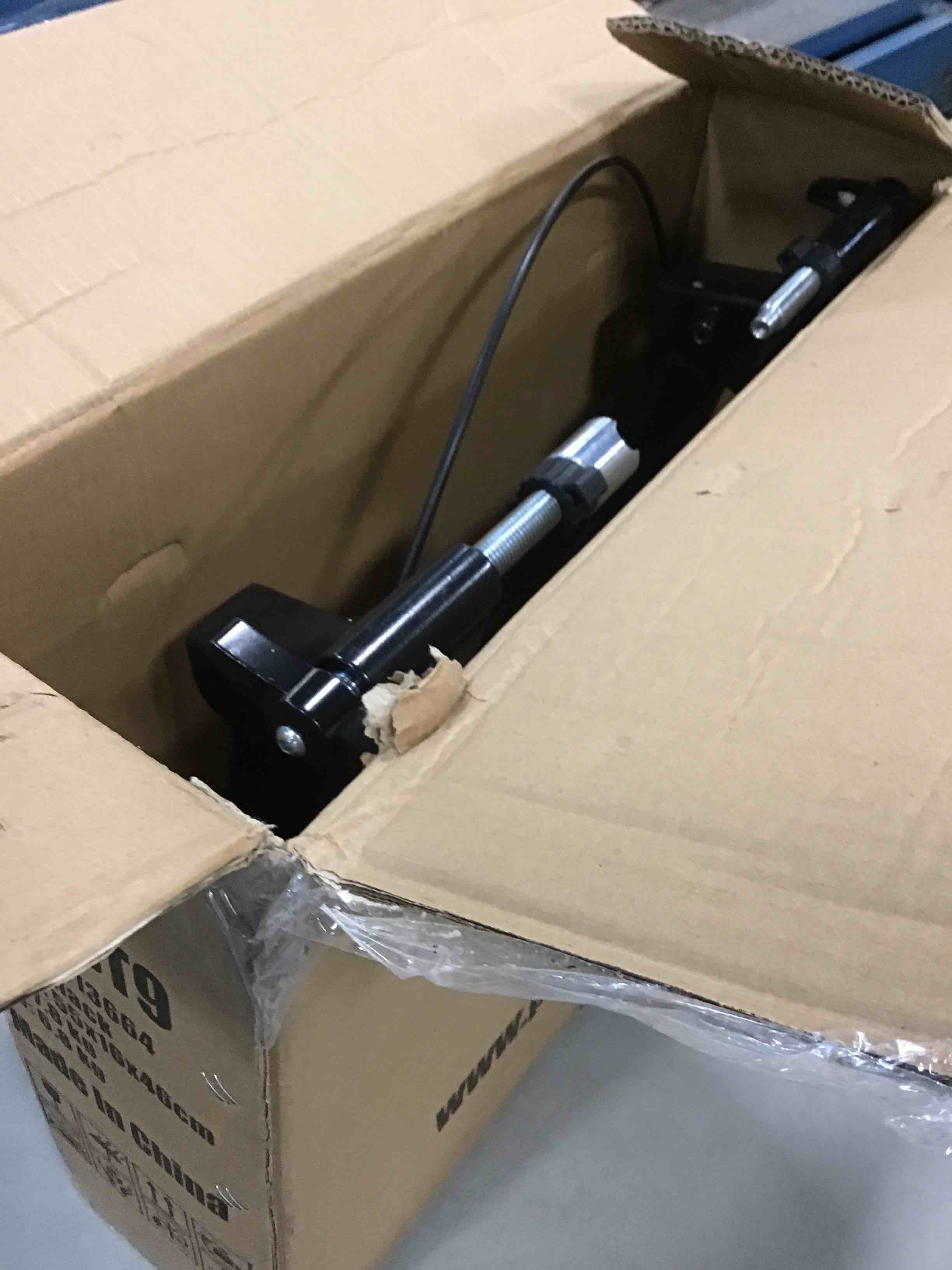 https://s3.amazonaws.com/lotting-images-prod/bidfta/BLU4951500_1704975024883.jpeg