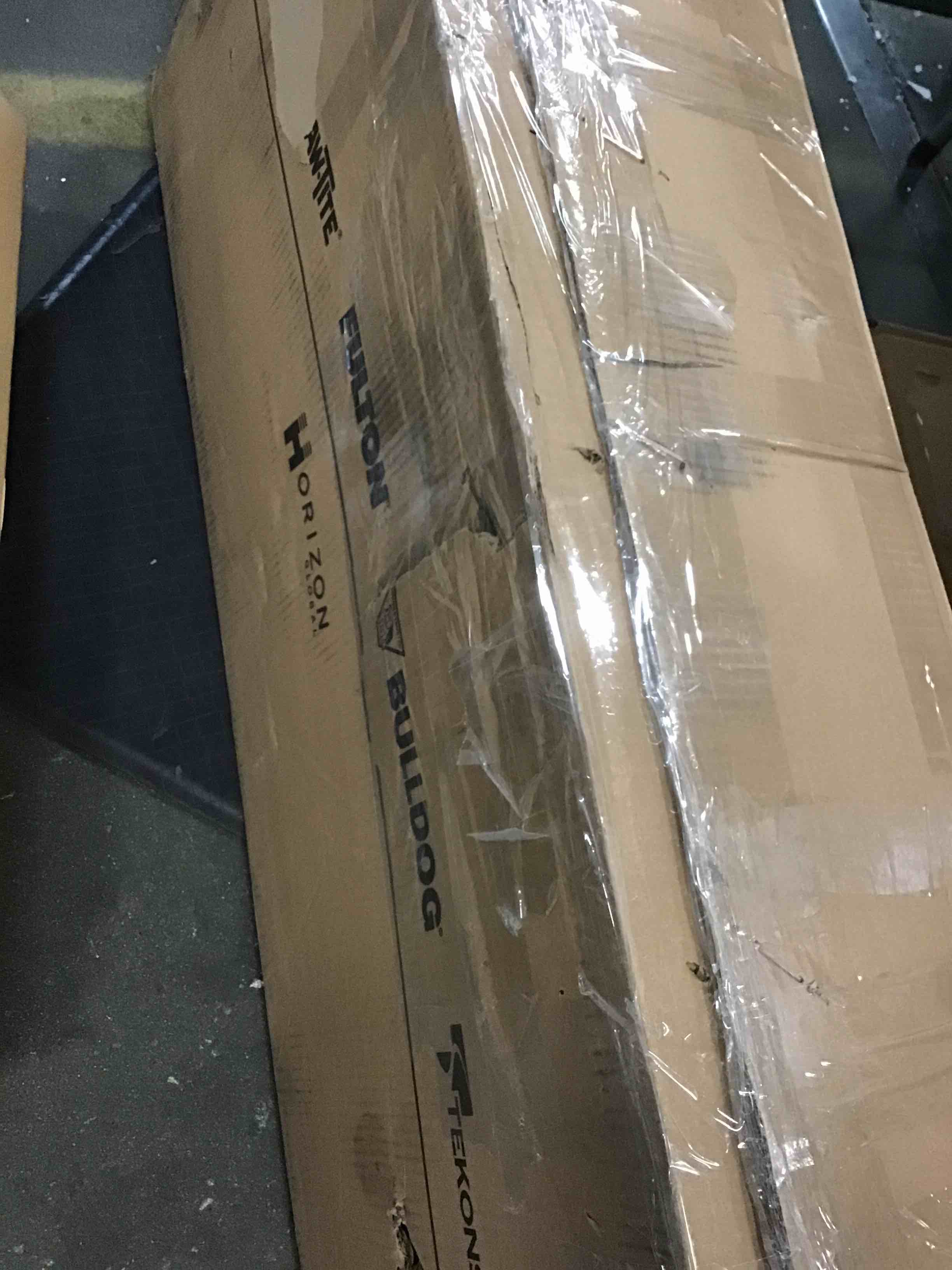 https://s3.amazonaws.com/lotting-images-prod/bidfta/BLU4951642_1704992731831.jpeg