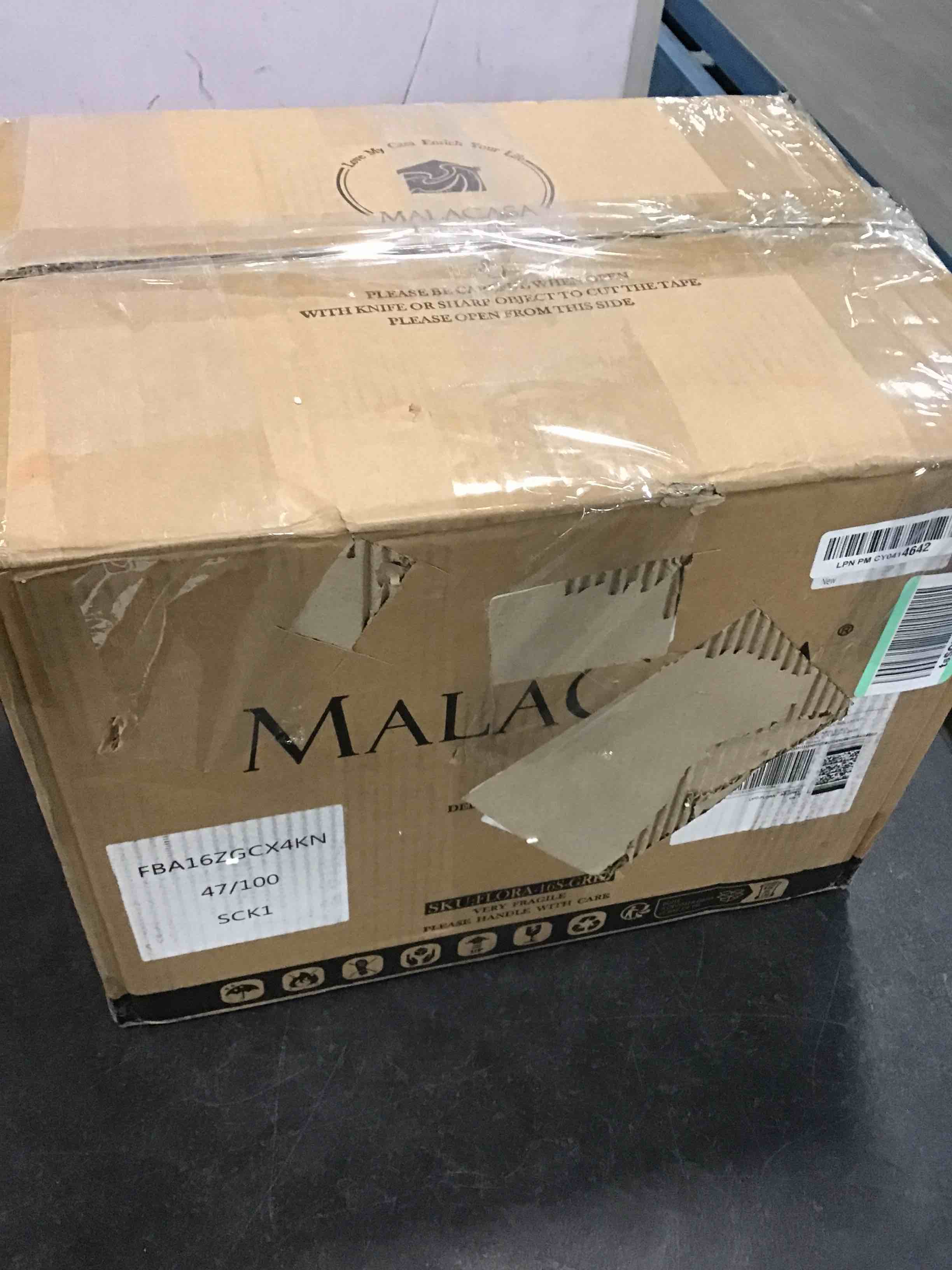 https://s3.amazonaws.com/lotting-images-prod/bidfta/BLU4951780_1705068708708.jpeg