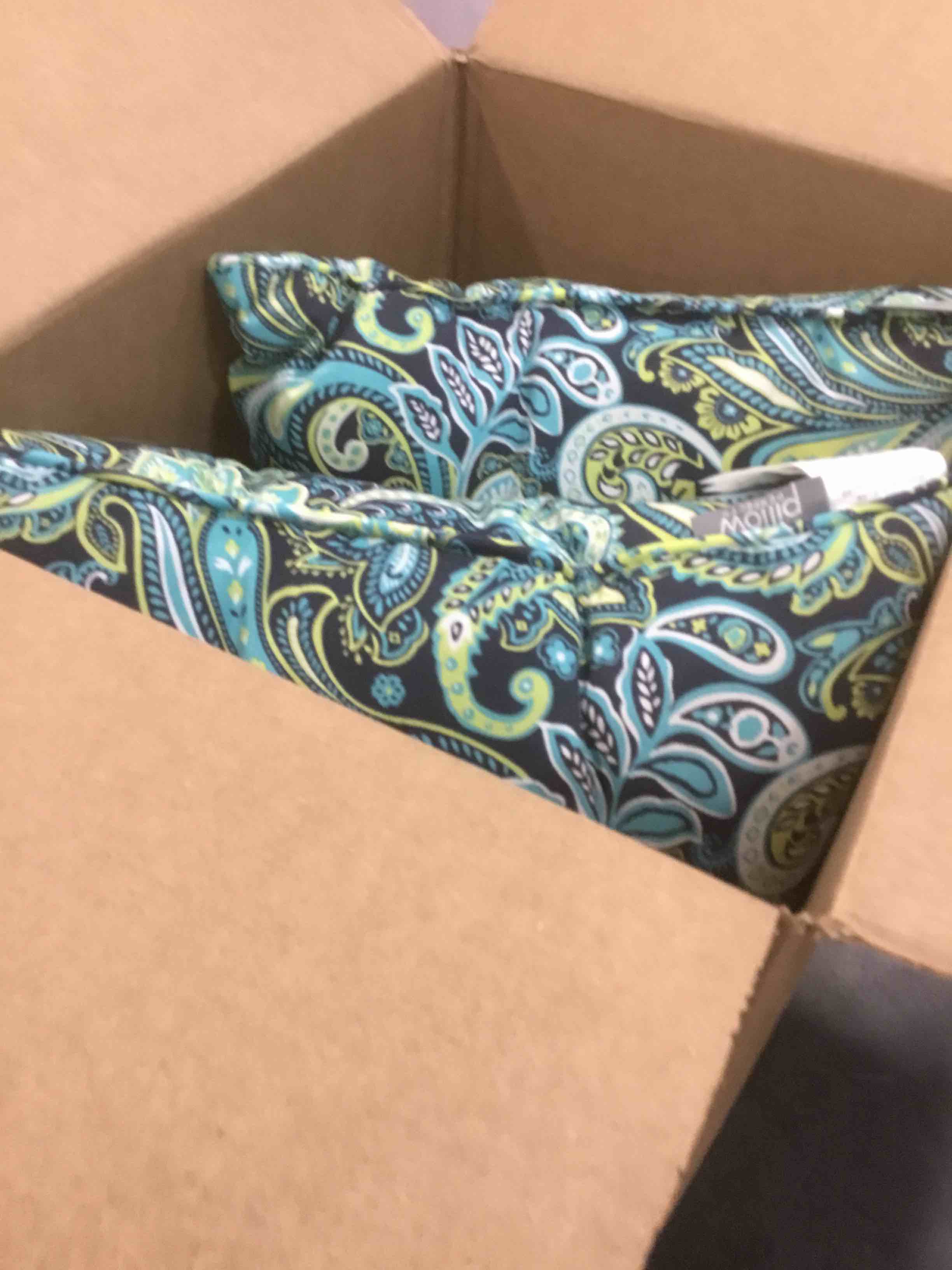 https://s3.amazonaws.com/lotting-images-prod/bidfta/BLU4951918_1705086874581.jpeg