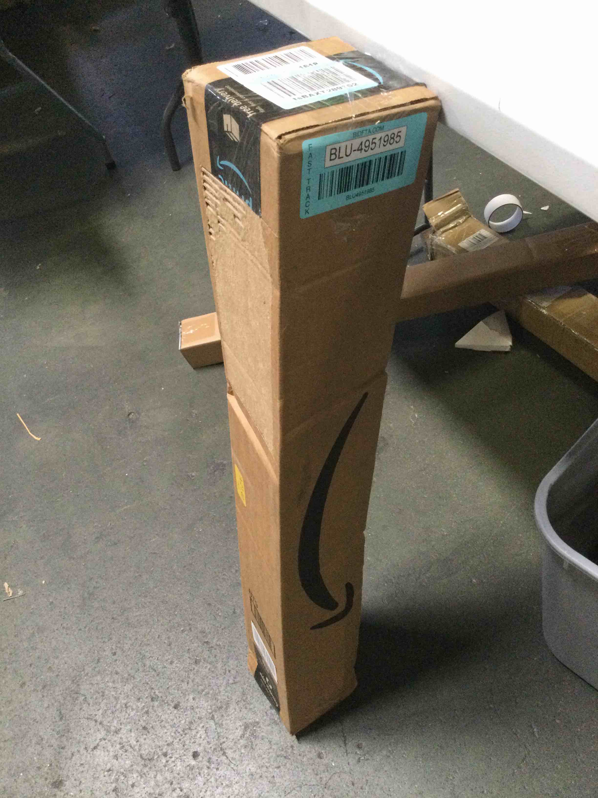https://s3.amazonaws.com/lotting-images-prod/bidfta/BLU4951985_1694626074149.jpeg