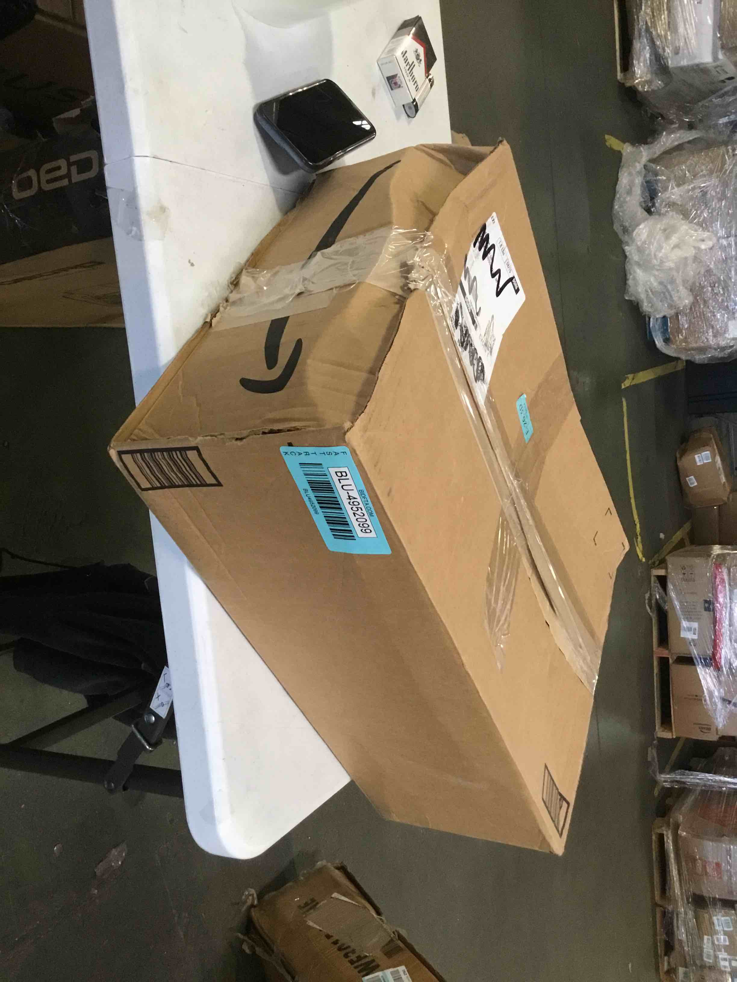 https://s3.amazonaws.com/lotting-images-prod/bidfta/BLU4952099_1694783334752.jpeg