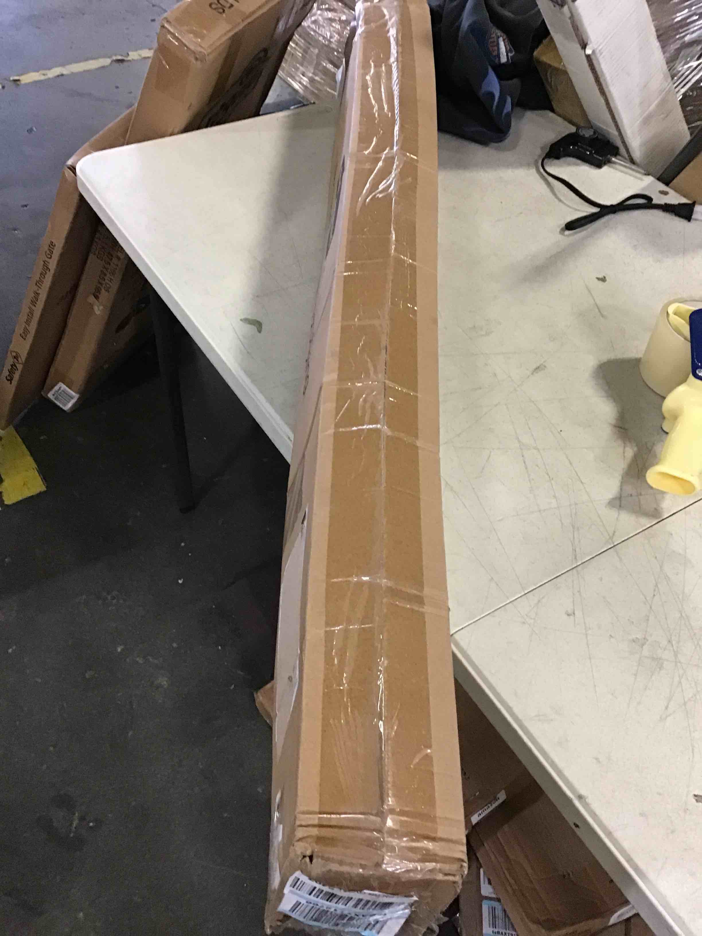 https://s3.amazonaws.com/lotting-images-prod/bidfta/BLU4952240_1695047171599.jpeg