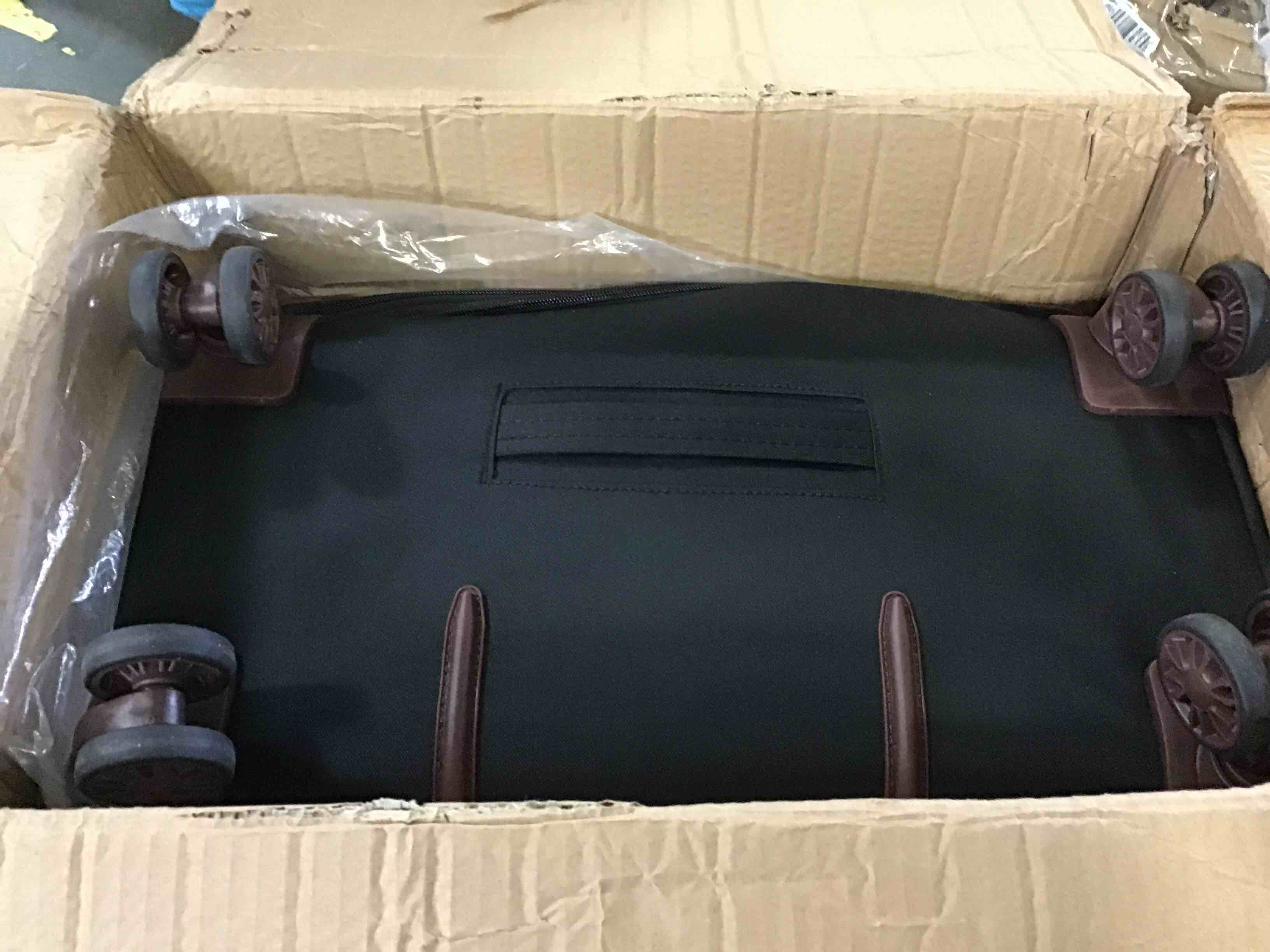 https://s3.amazonaws.com/lotting-images-prod/bidfta/BLU4952257_1695050205686.jpeg
