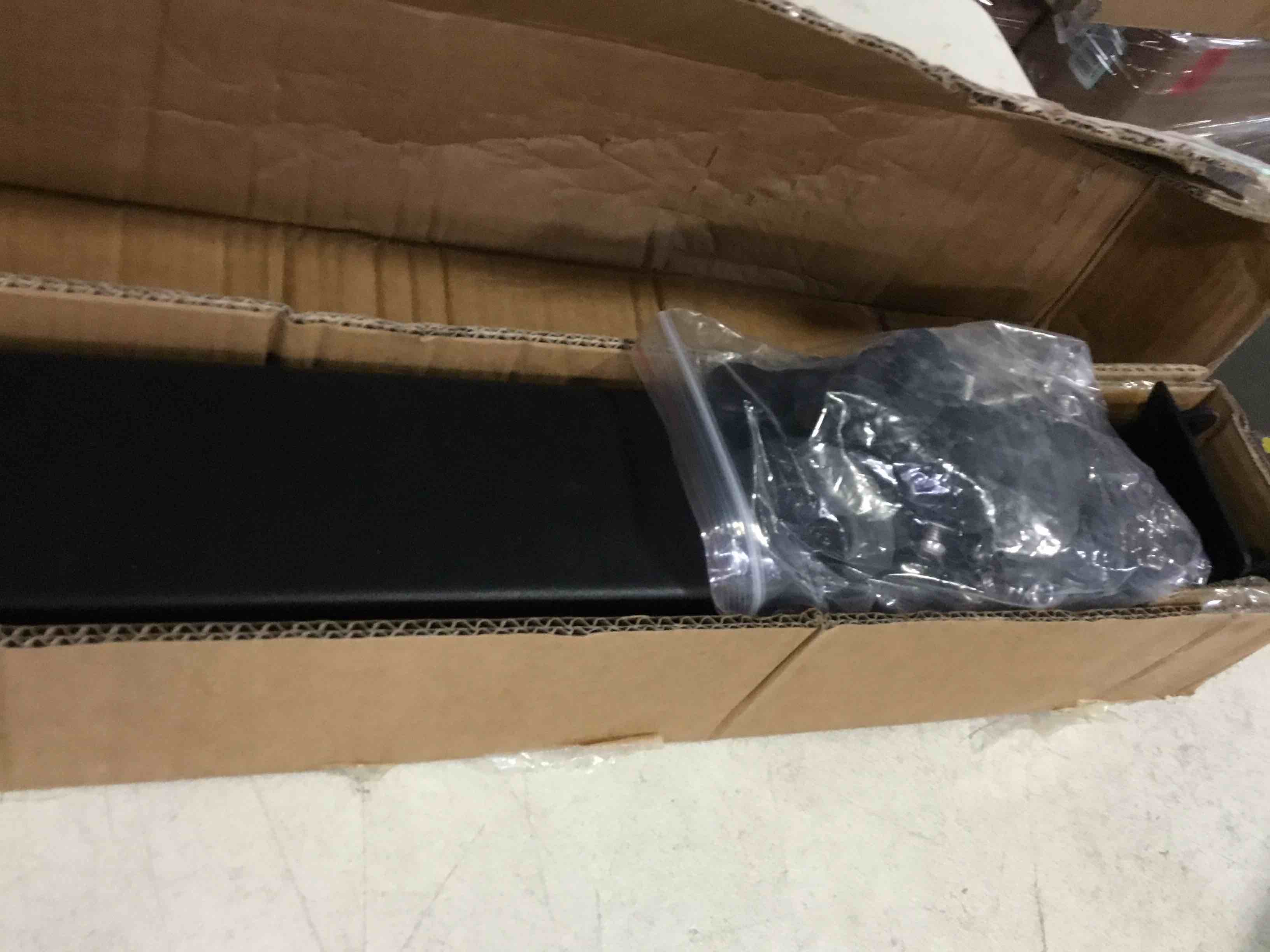 https://s3.amazonaws.com/lotting-images-prod/bidfta/BLU4952349_1695068152641.jpeg