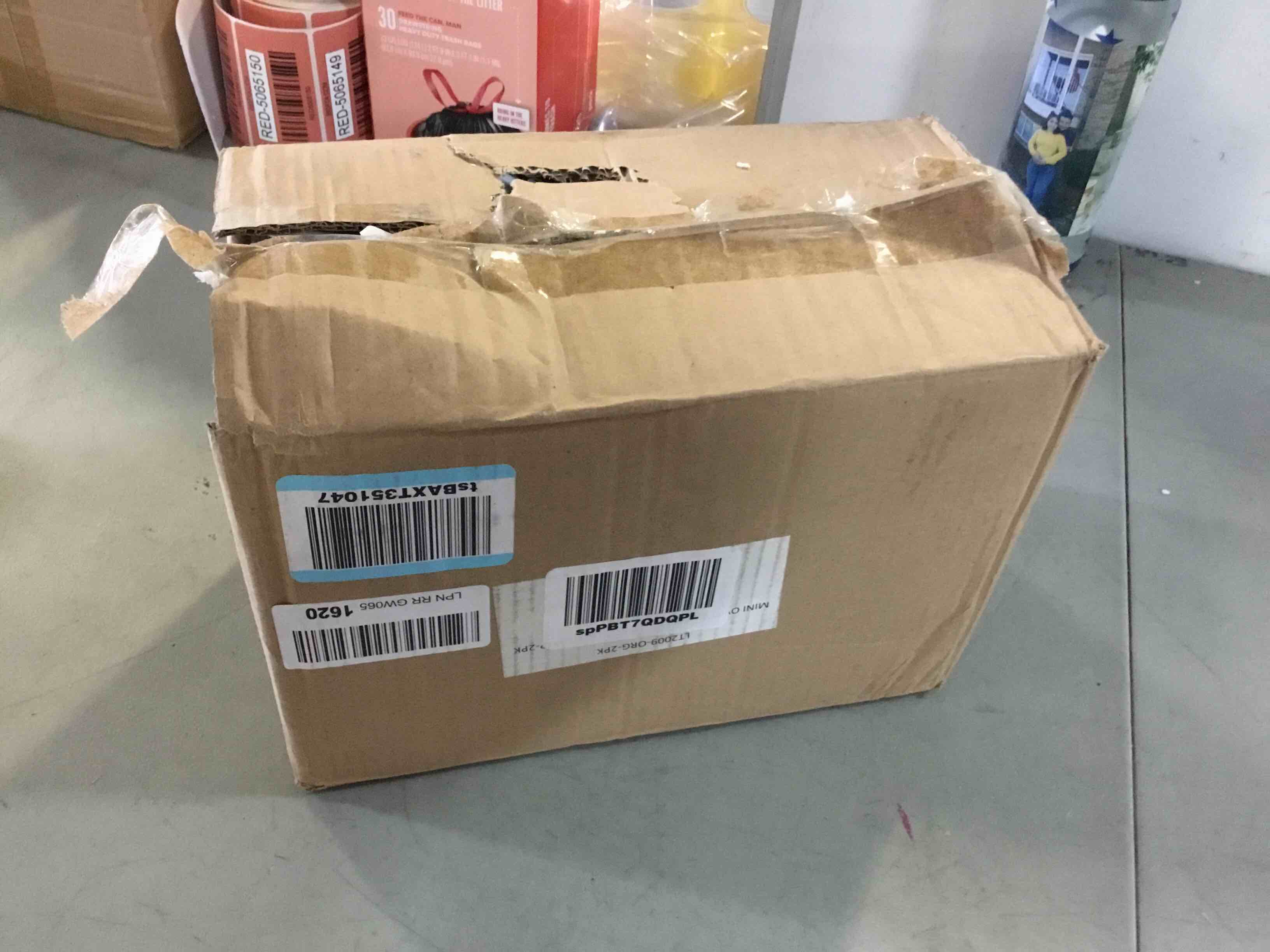 https://s3.amazonaws.com/lotting-images-prod/bidfta/BLU4952393_1695128700043.jpeg
