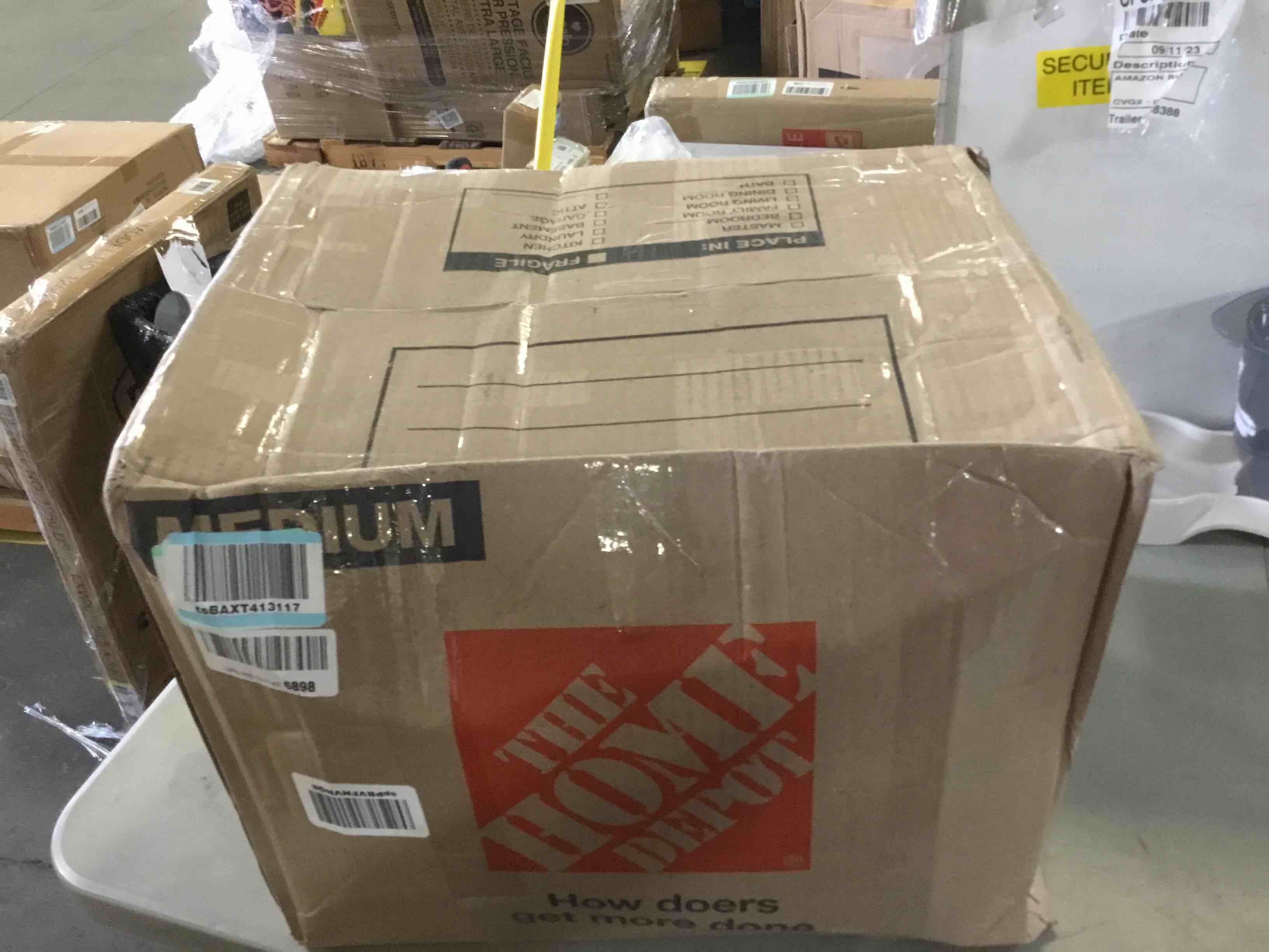 https://s3.amazonaws.com/lotting-images-prod/bidfta/BLU4952512_1695151910775.jpeg
