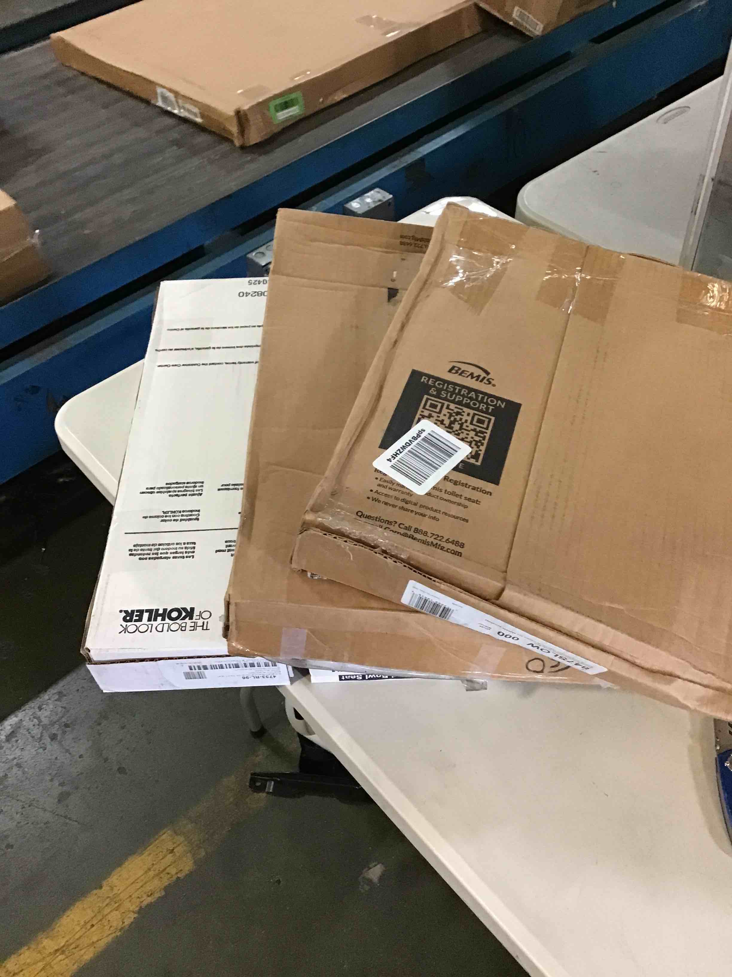 Assortment of Round Bowl Seats, fits all round toilets, different styles and different sizes, from different brands,