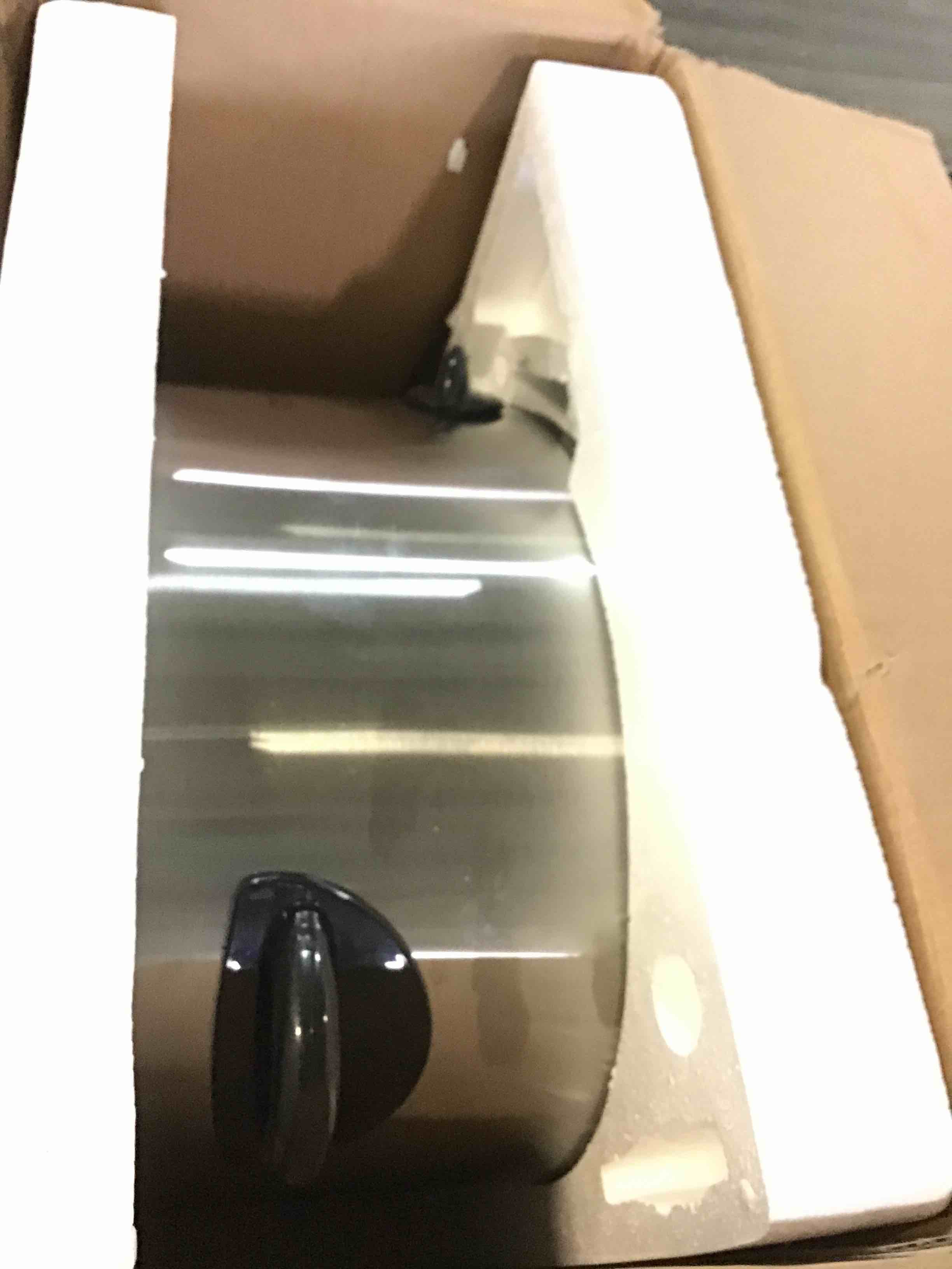 https://s3.amazonaws.com/lotting-images-prod/bidfta/BLU4953025_1695411123886.jpeg