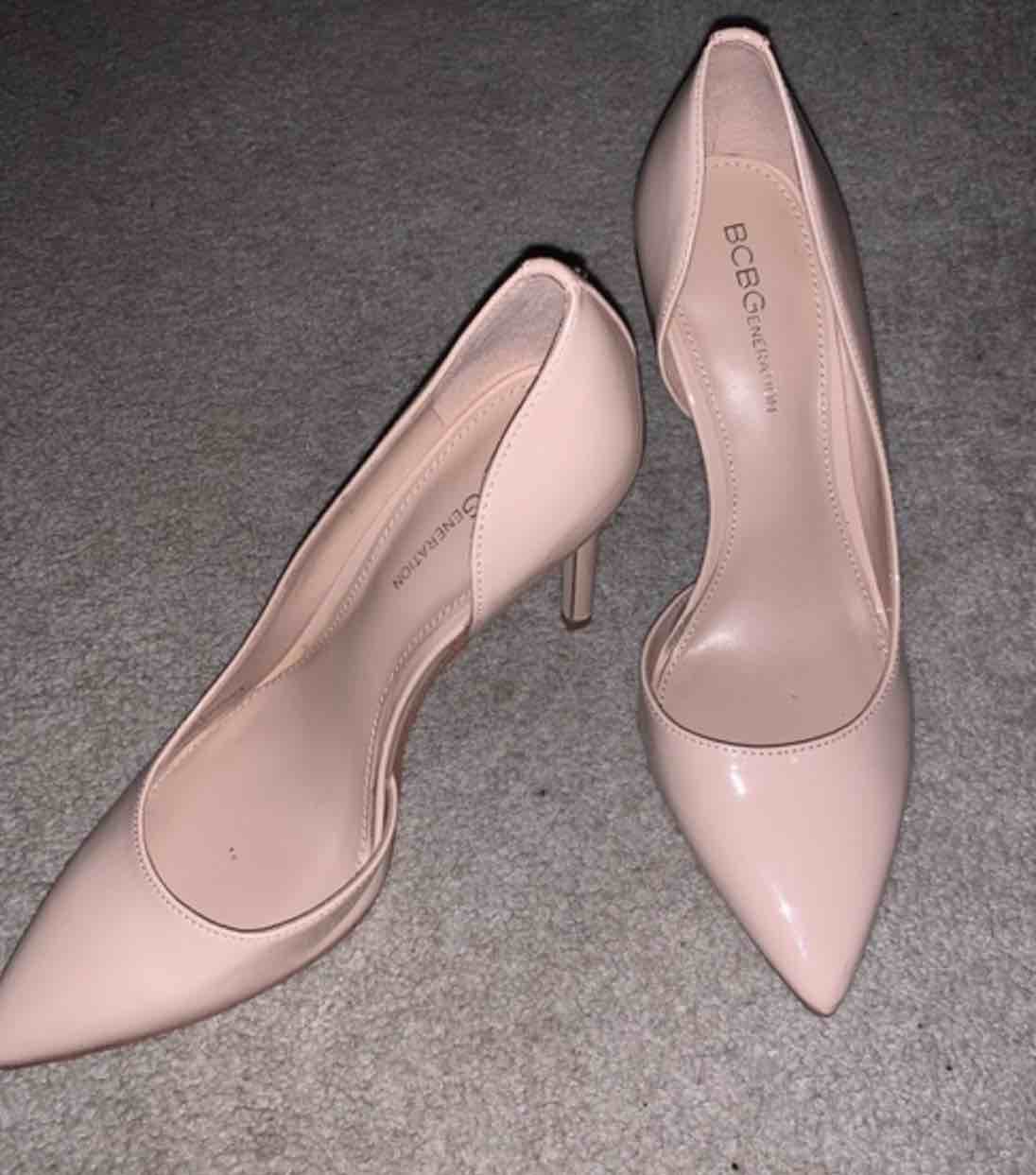 BCBGeneration Lenny Pump! size 9.5