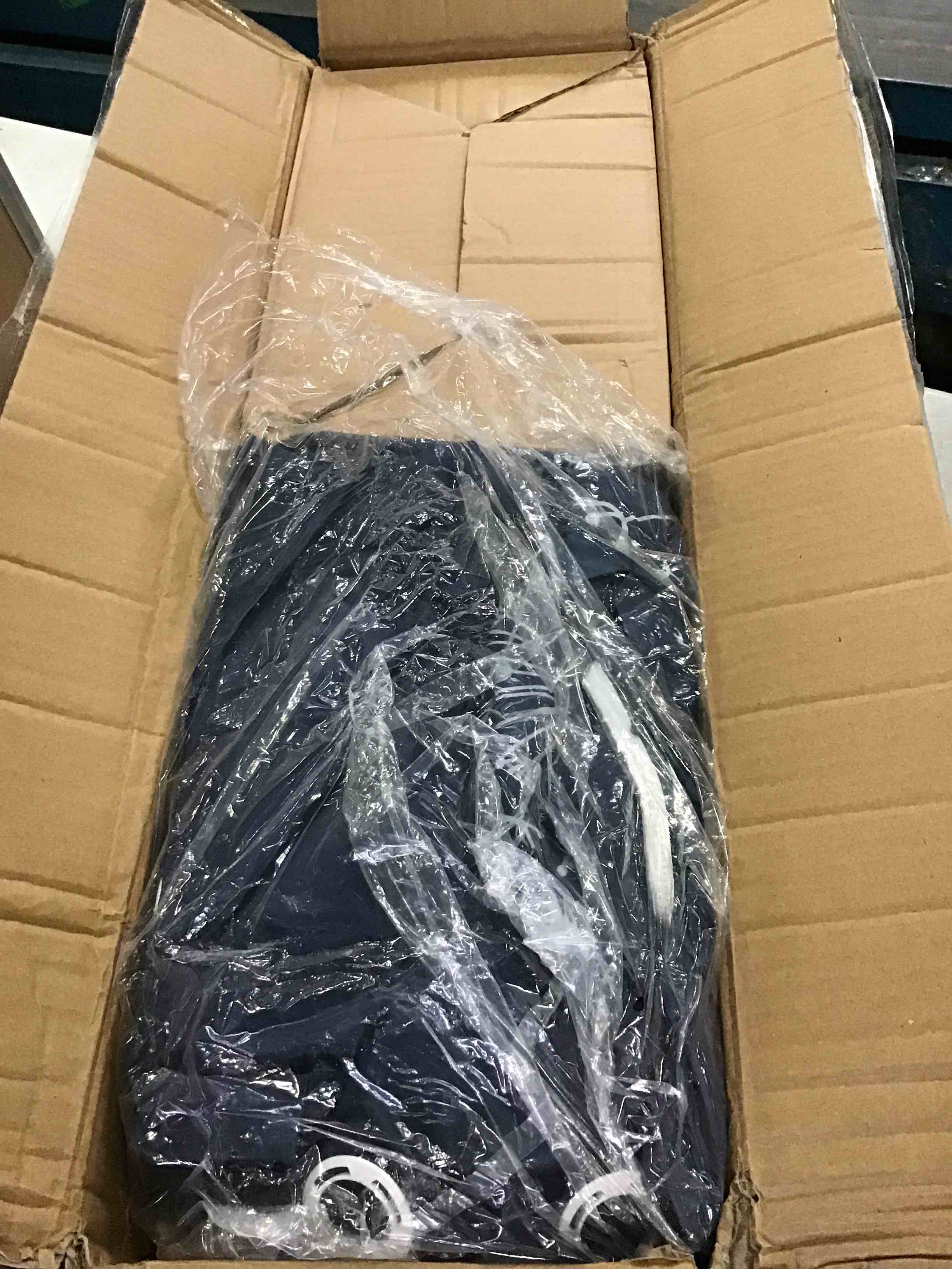https://s3.amazonaws.com/lotting-images-prod/bidfta/BLU4956728_1695065735233.jpeg