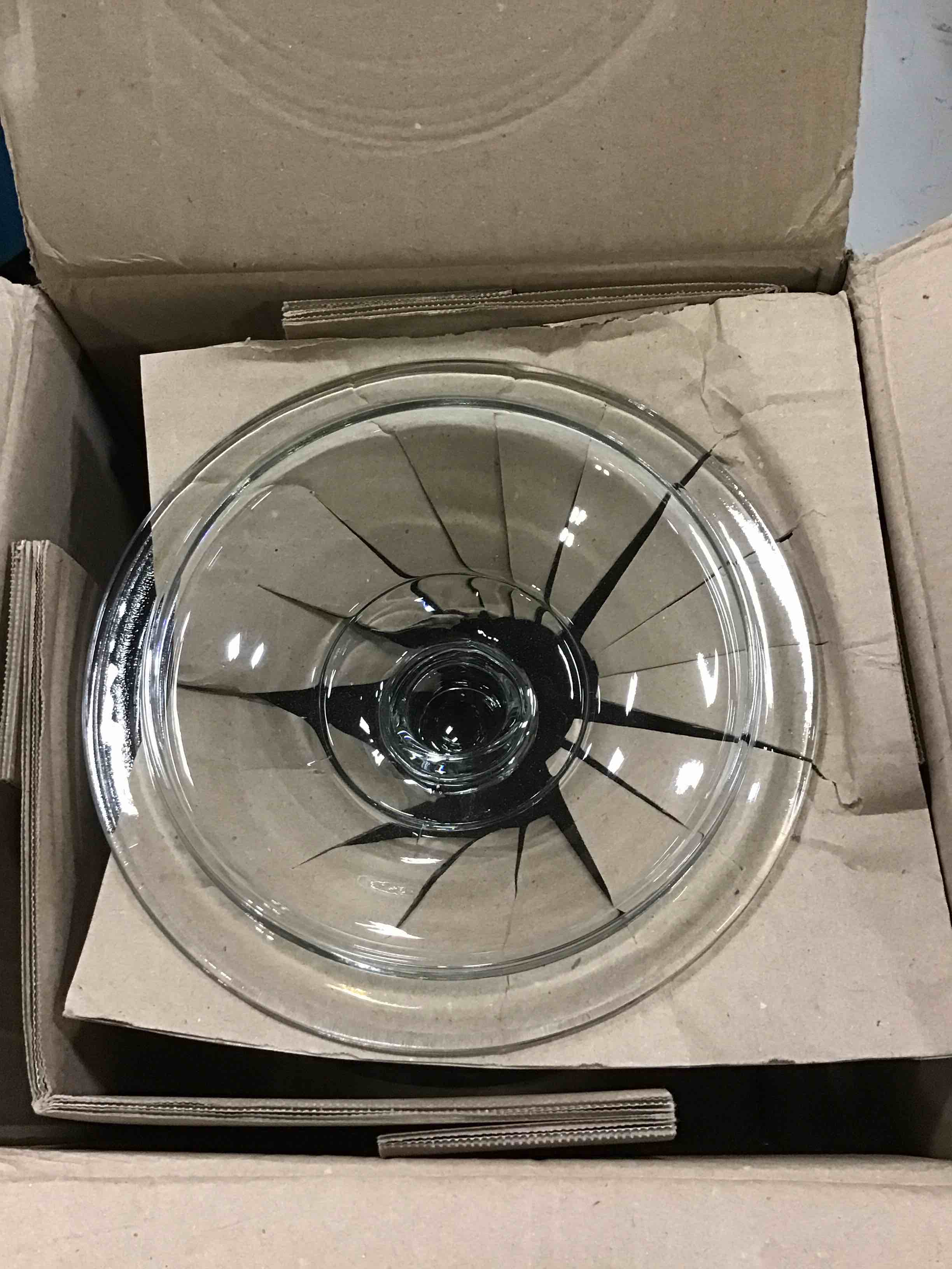 https://s3.amazonaws.com/lotting-images-prod/bidfta/BLU4956797_1695129384388.jpeg