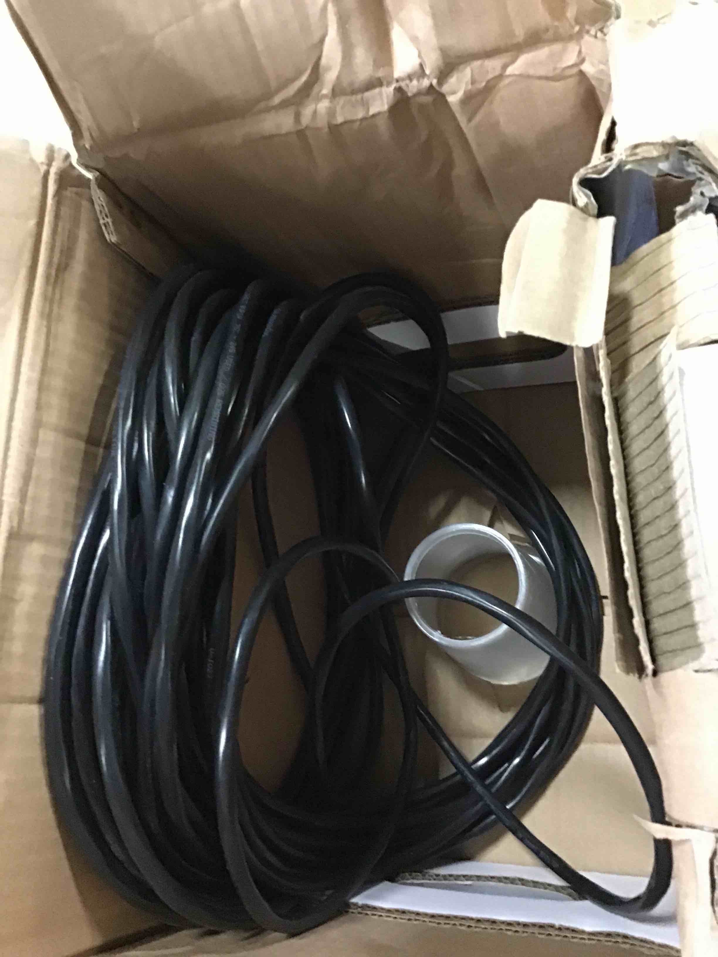 https://s3.amazonaws.com/lotting-images-prod/bidfta/BLU4956890_1695146897770.jpeg