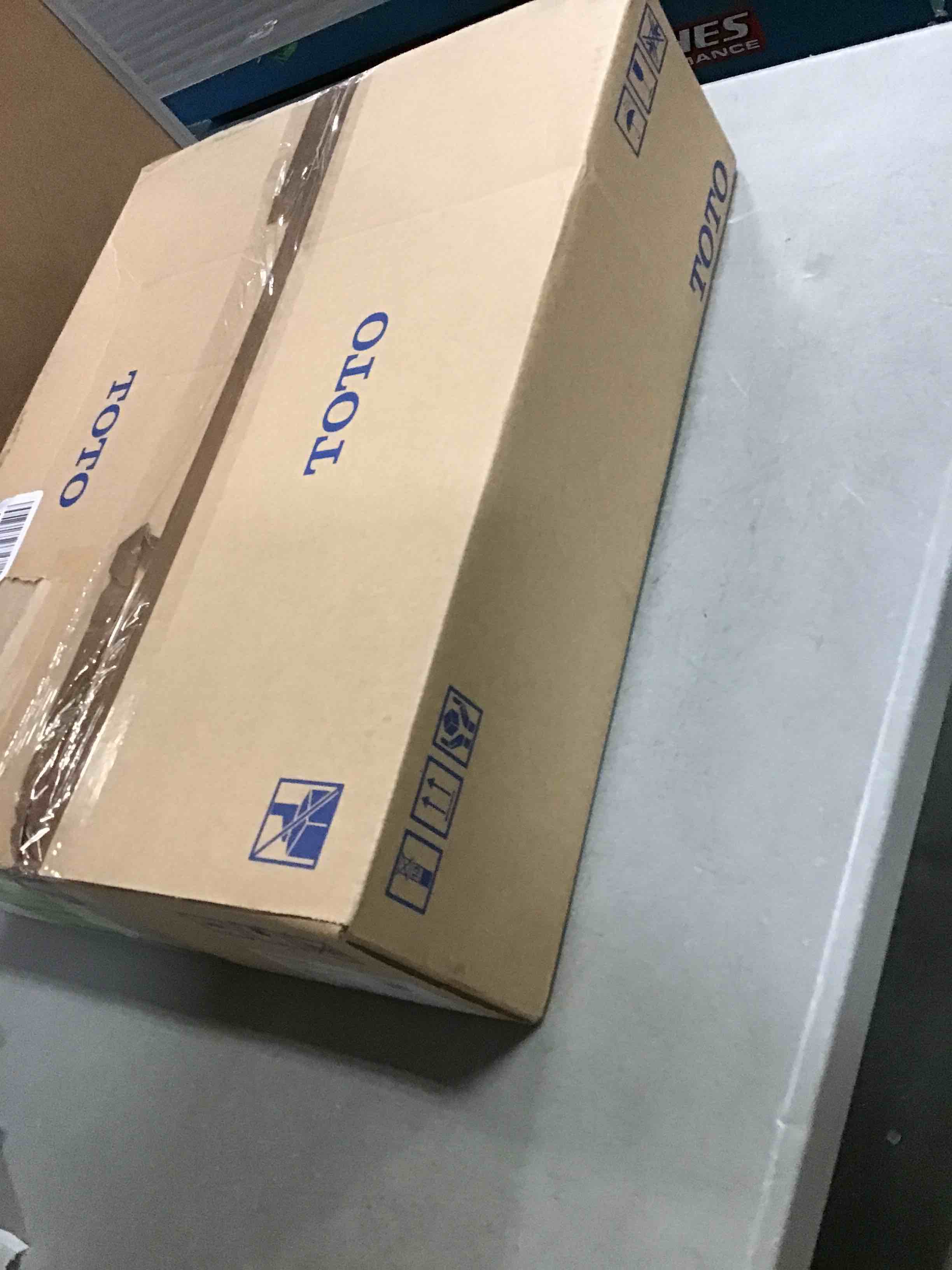 https://s3.amazonaws.com/lotting-images-prod/bidfta/BLU4957197_1695323957926.jpeg
