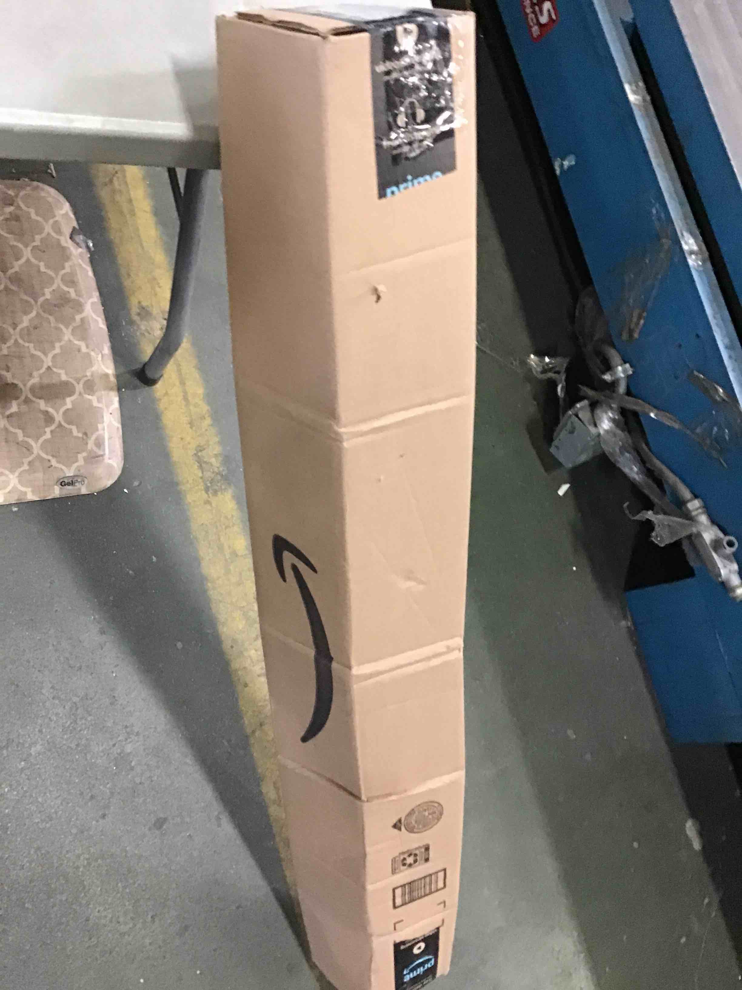 https://s3.amazonaws.com/lotting-images-prod/bidfta/BLU4957357_1695406100286.jpeg