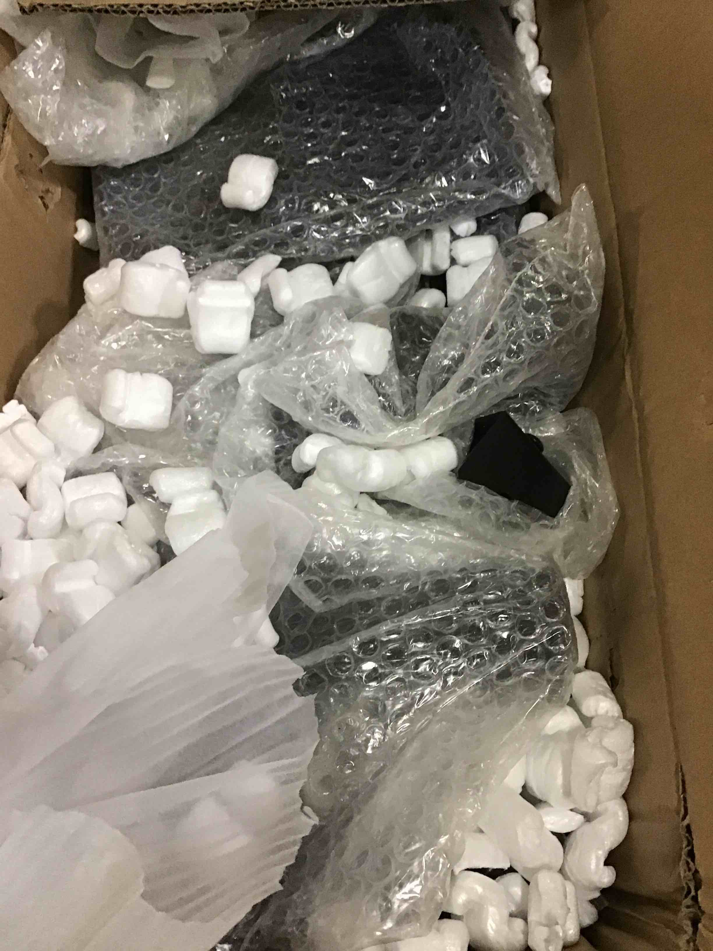 https://s3.amazonaws.com/lotting-images-prod/bidfta/BLU4957378_1695410667794.jpeg