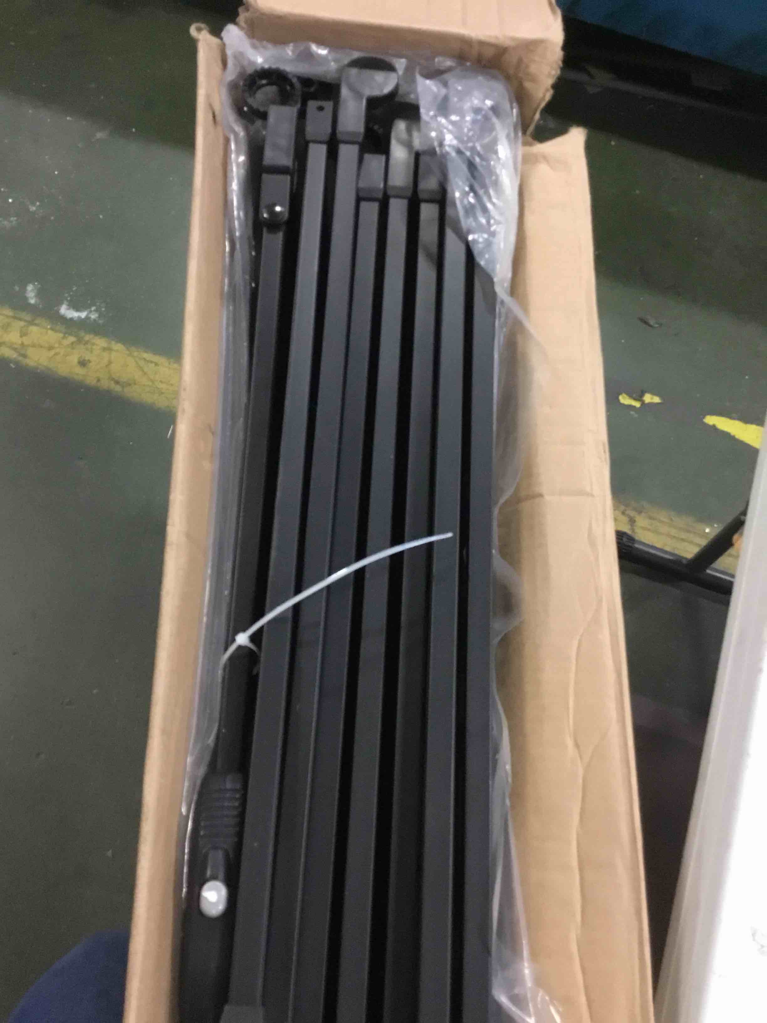 https://s3.amazonaws.com/lotting-images-prod/bidfta/BLU4957438_1695645912390.jpeg