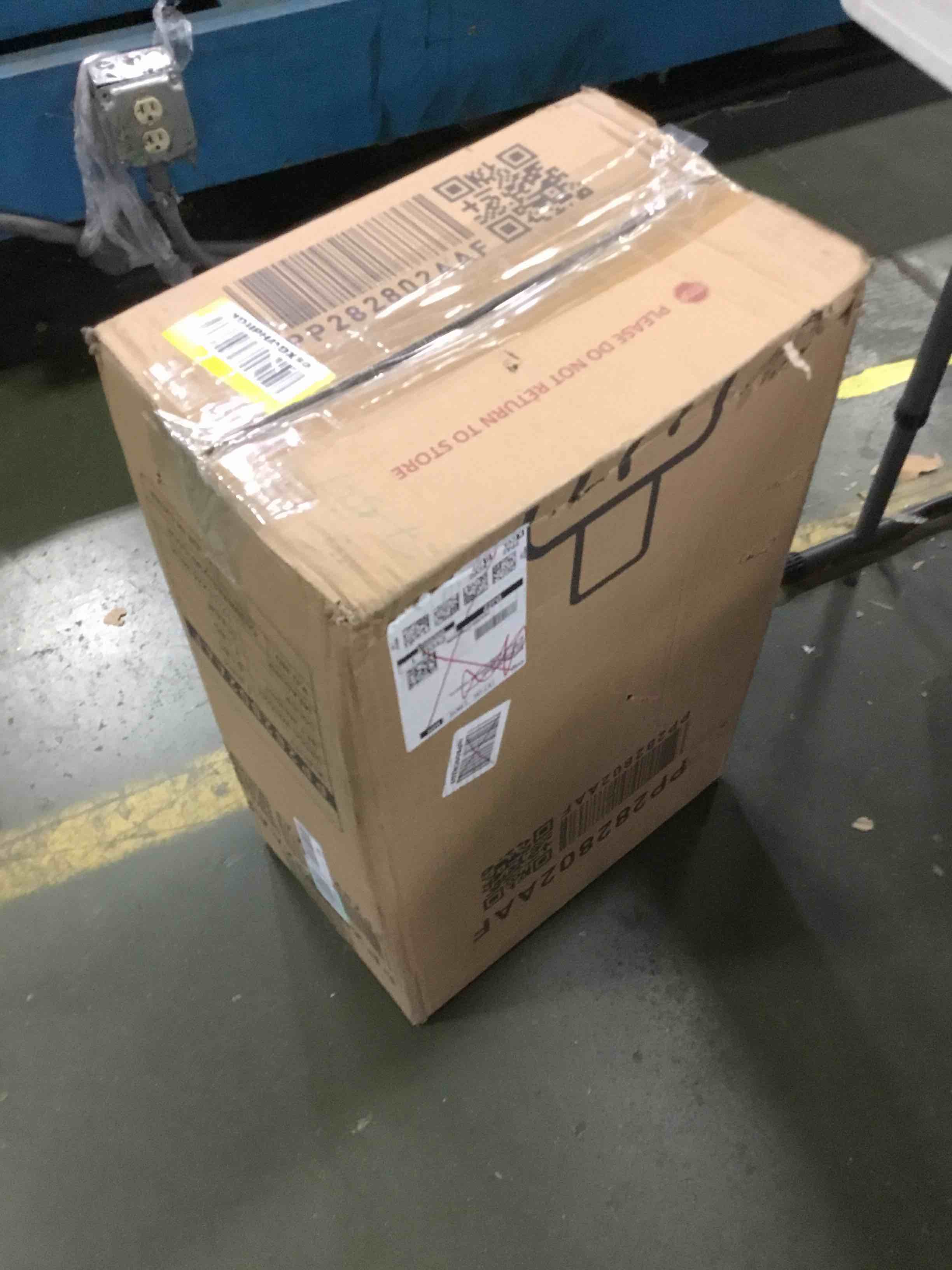 https://s3.amazonaws.com/lotting-images-prod/bidfta/BLU4957554_1695666887014.jpeg